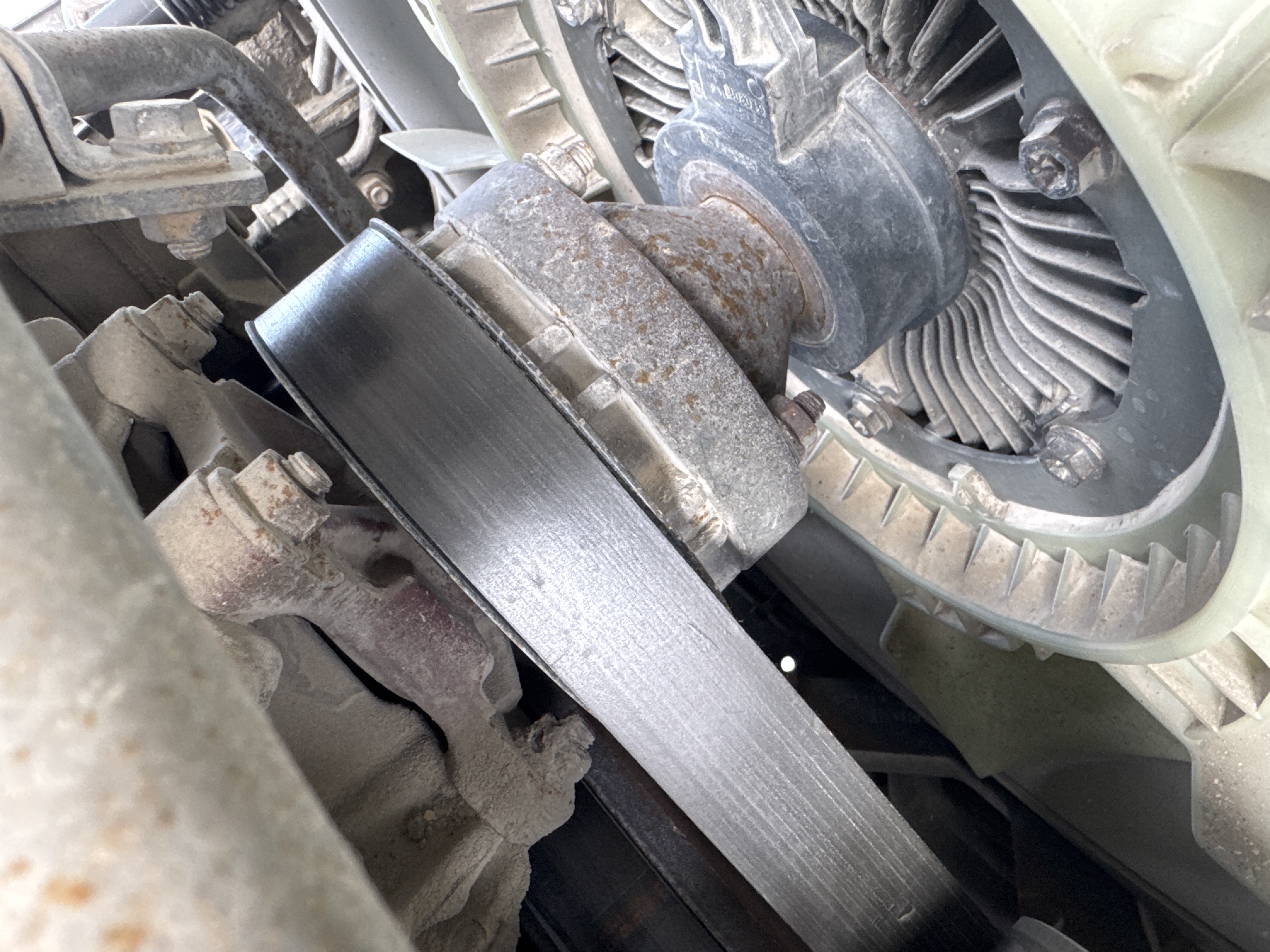 CMT-001-Renault-Kerax-Concrete-mixer-trucks-inspection-Engine-Belts-1