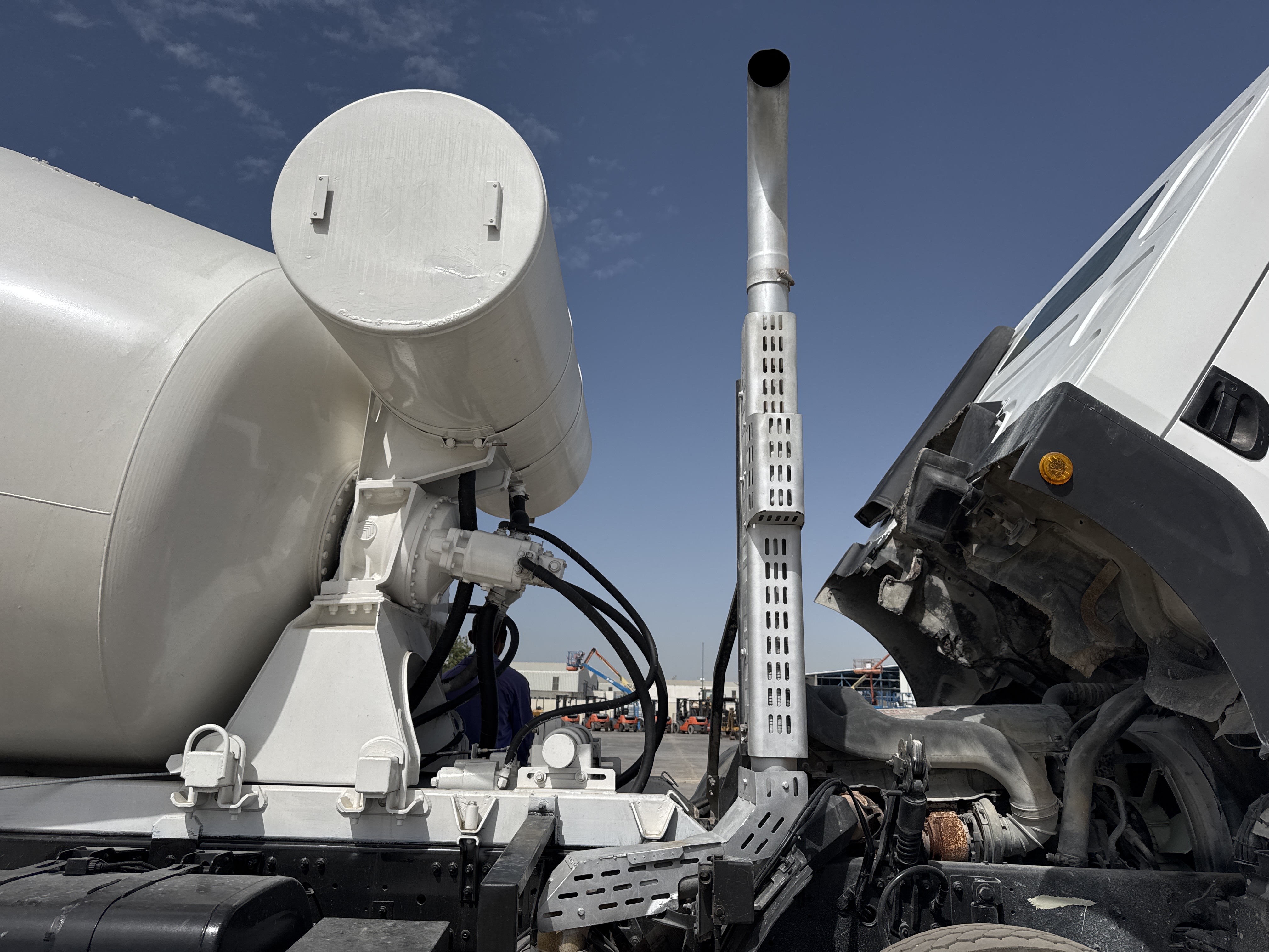 CMT-001-Renault-Kerax-Concrete-mixer-trucks-inspection-Engine-Exhaust-system-1