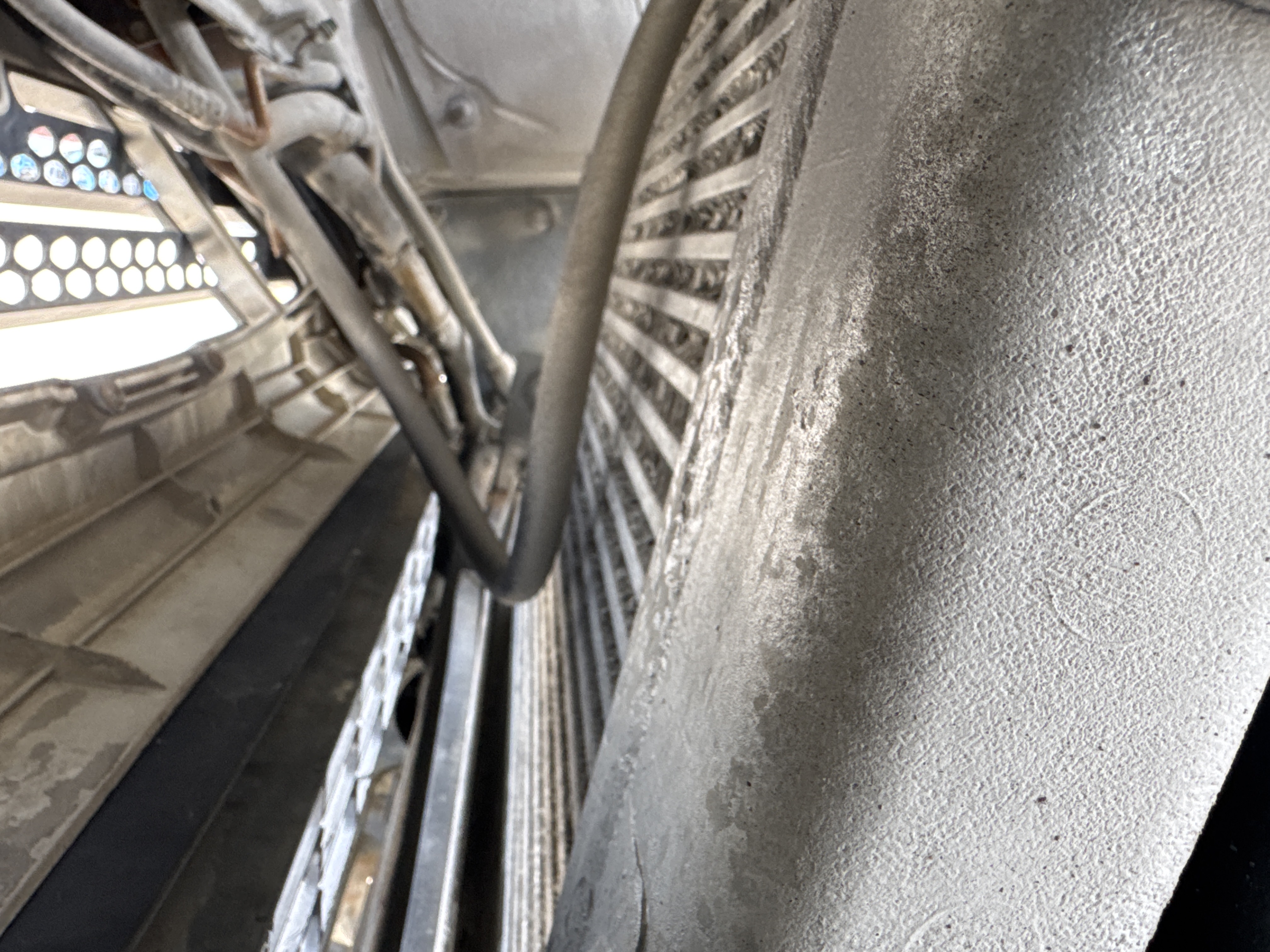CMT-001-Renault-Kerax-Concrete-mixer-trucks-inspection-Engine-Radiator,-oil-cooler-and-air-cooler-1