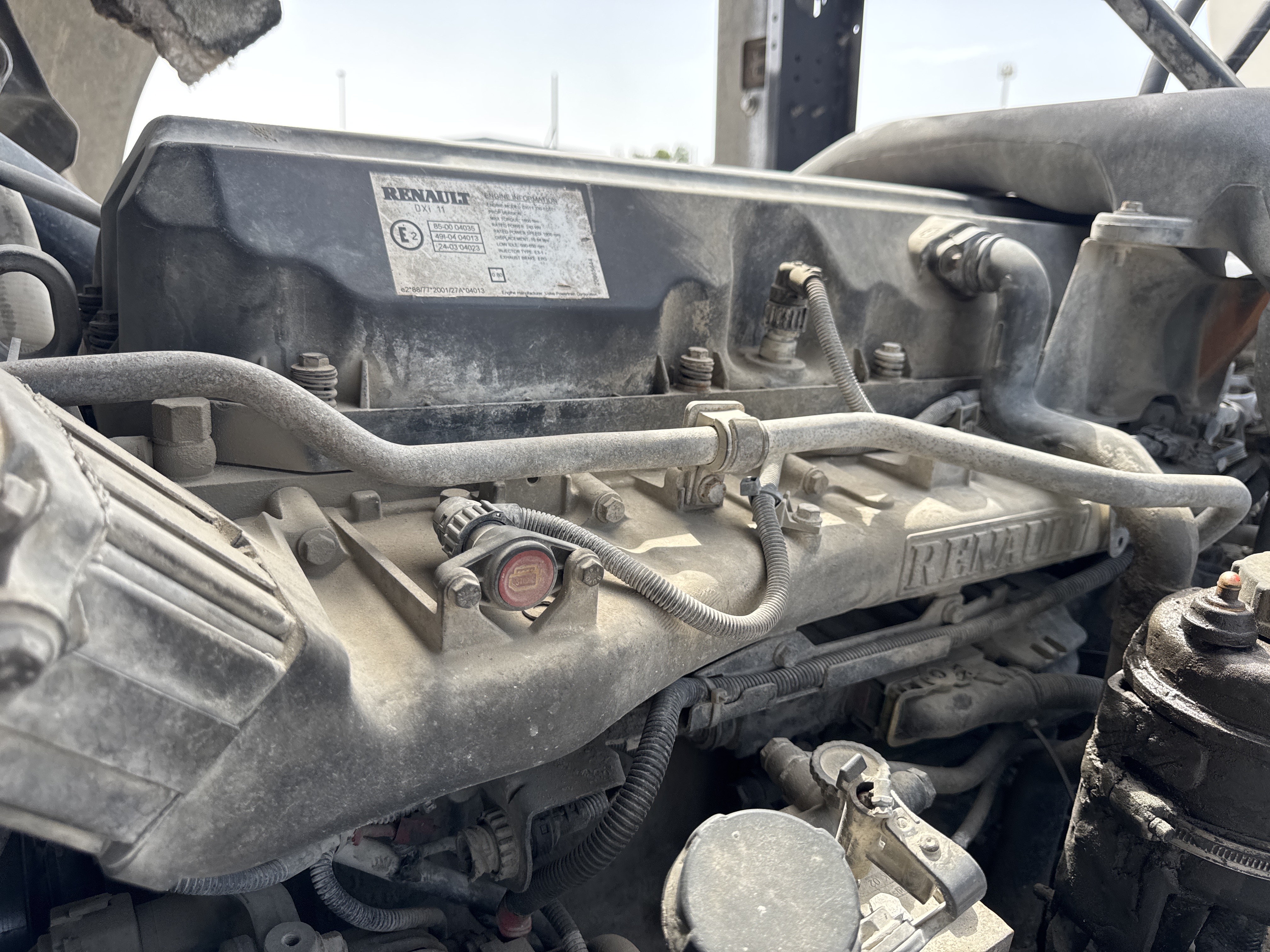 CMT-001-Renault-Kerax-Concrete-mixer-trucks-inspection-Engine-Fuel-leaks-1