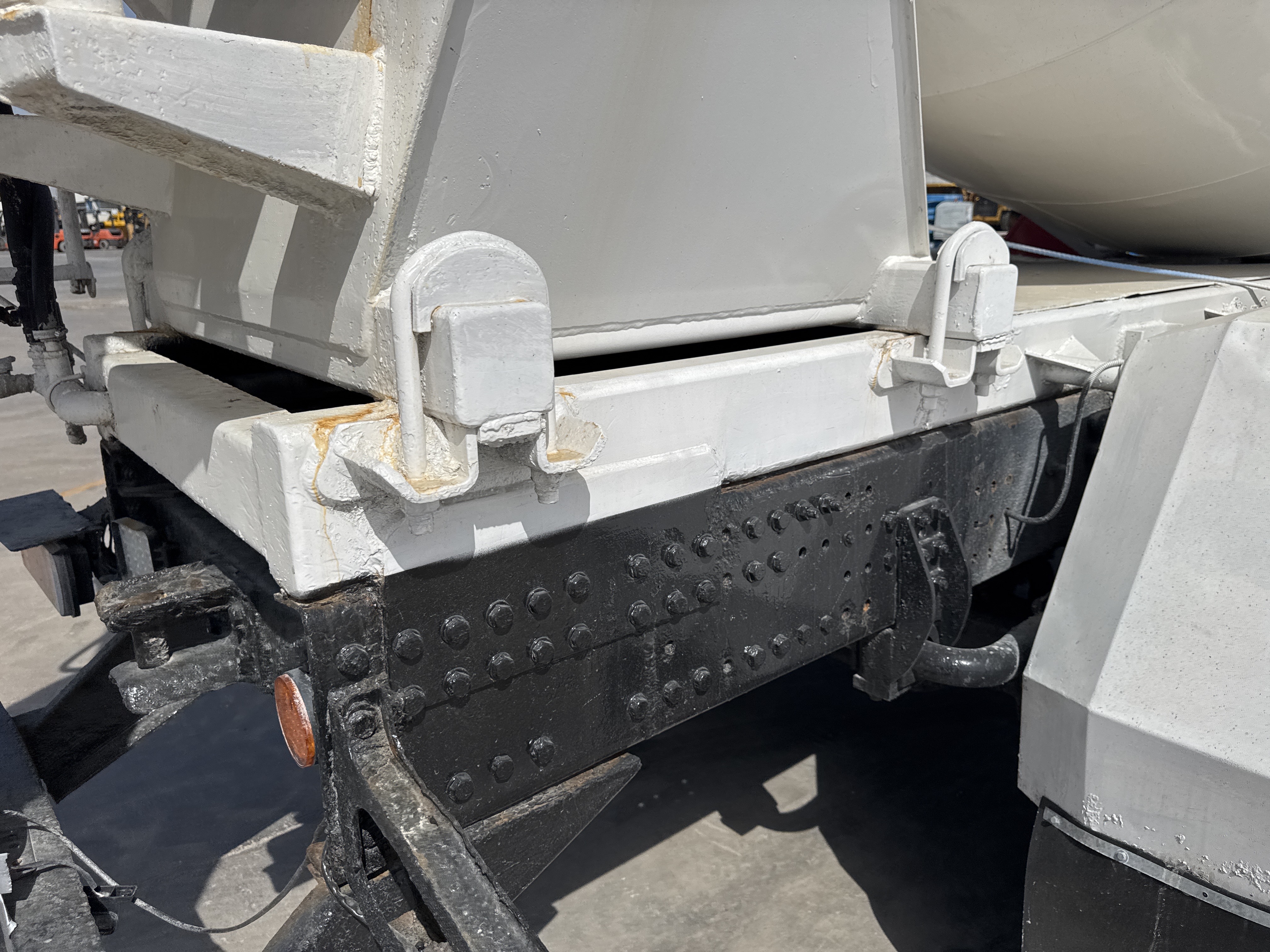 CMT-001-Renault-Kerax-Concrete-mixer-trucks-inspection-Chassis-Frame-condition-1