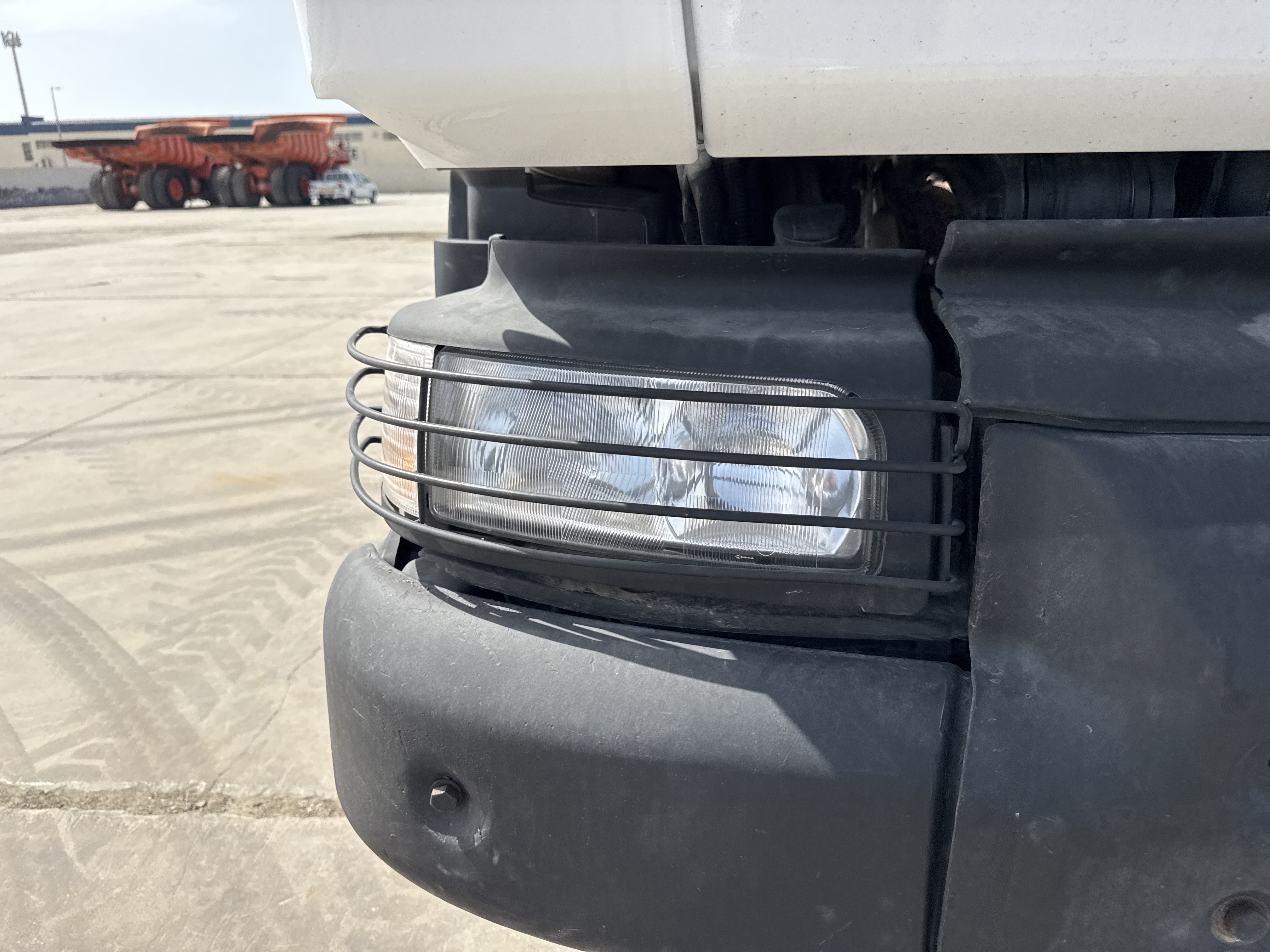CMT-001-Renault-Kerax-Concrete-mixer-trucks-inspection-Electronics-Lights-and-signals-1