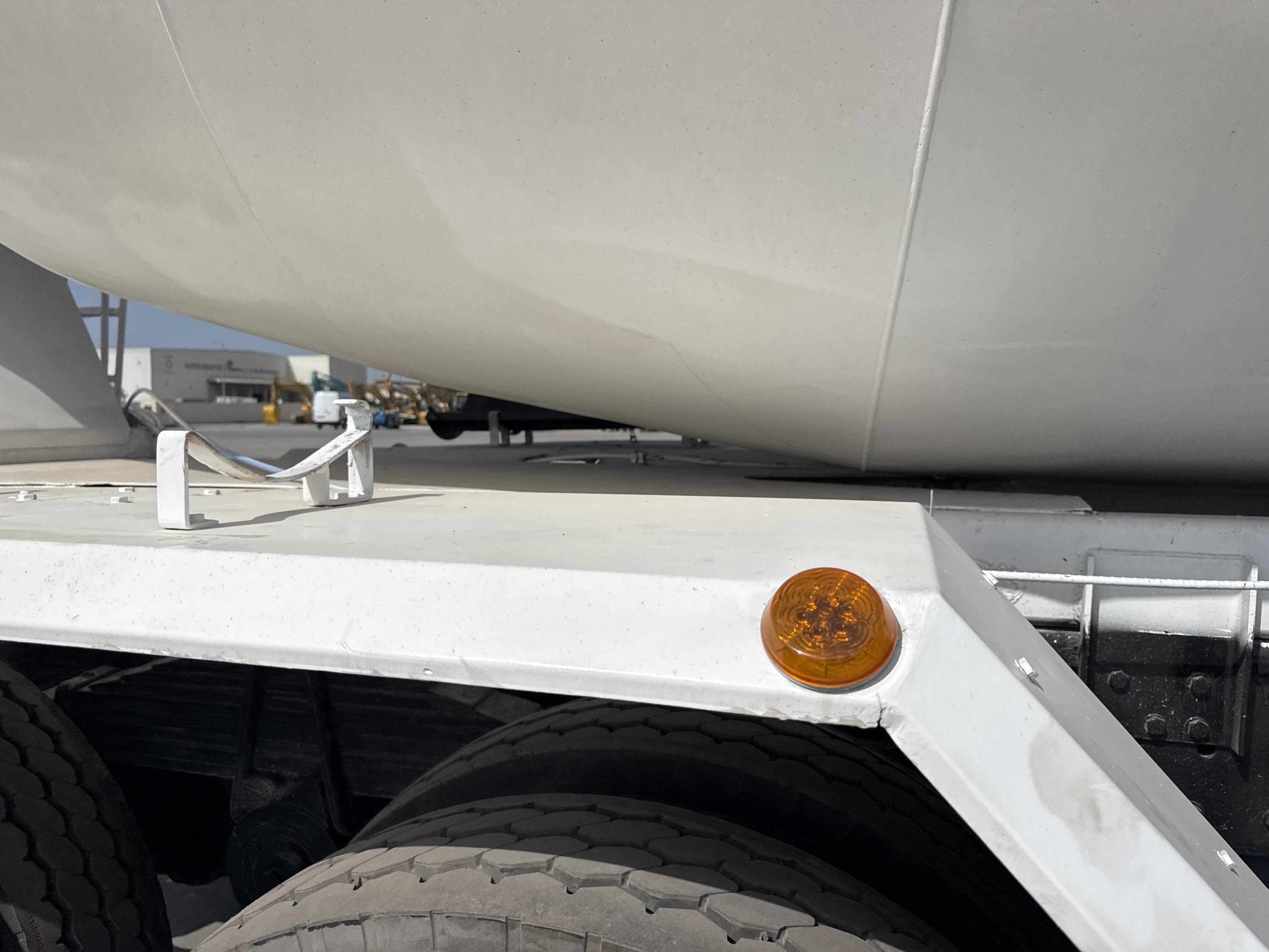 CMT-001-Renault-Kerax-Concrete-mixer-trucks-inspection-Electronics-Lights-and-signals-1