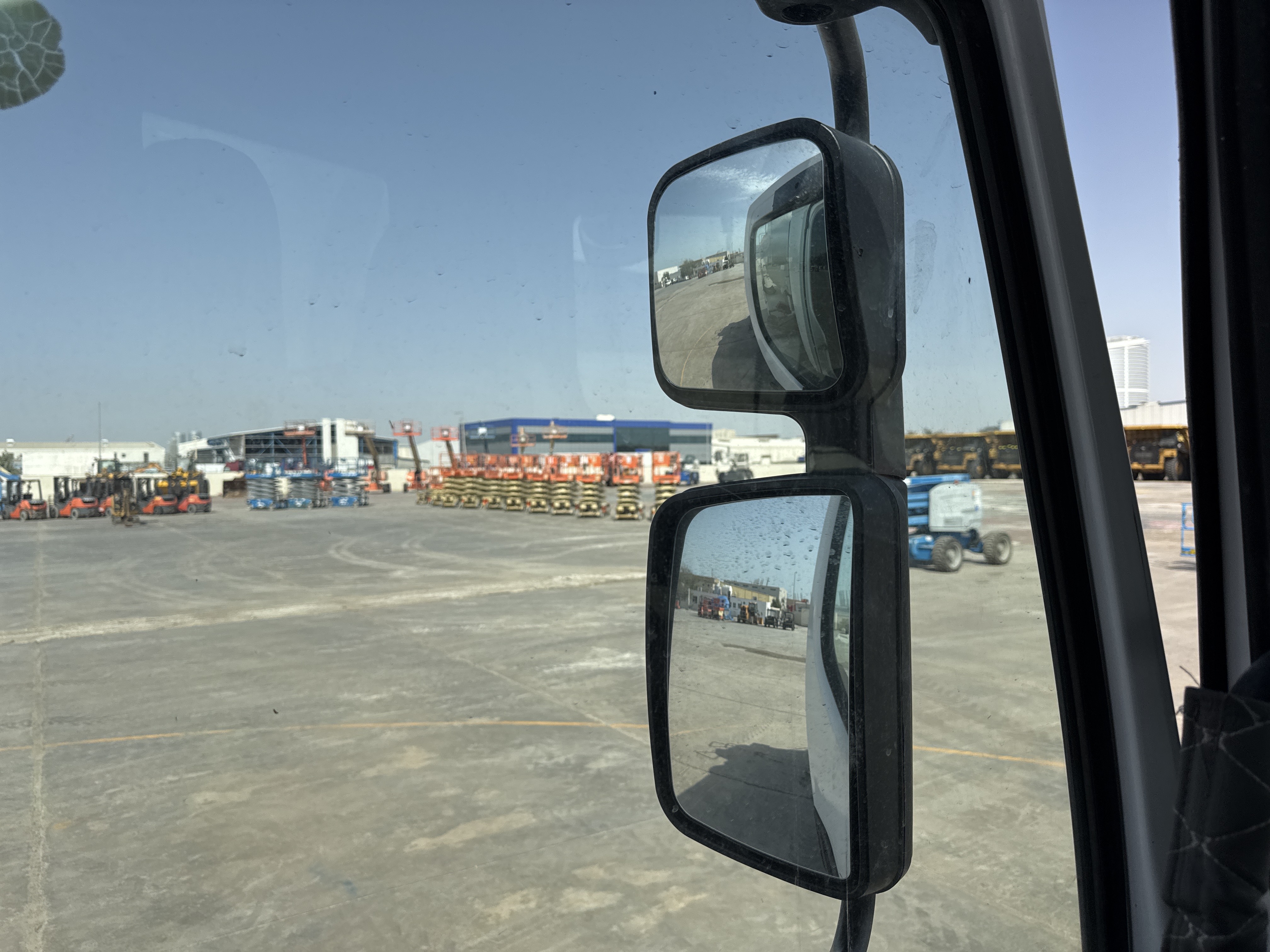 CMT-001-Renault-Kerax-Concrete-mixer-trucks-inspection-Cabin-Mirrors-1