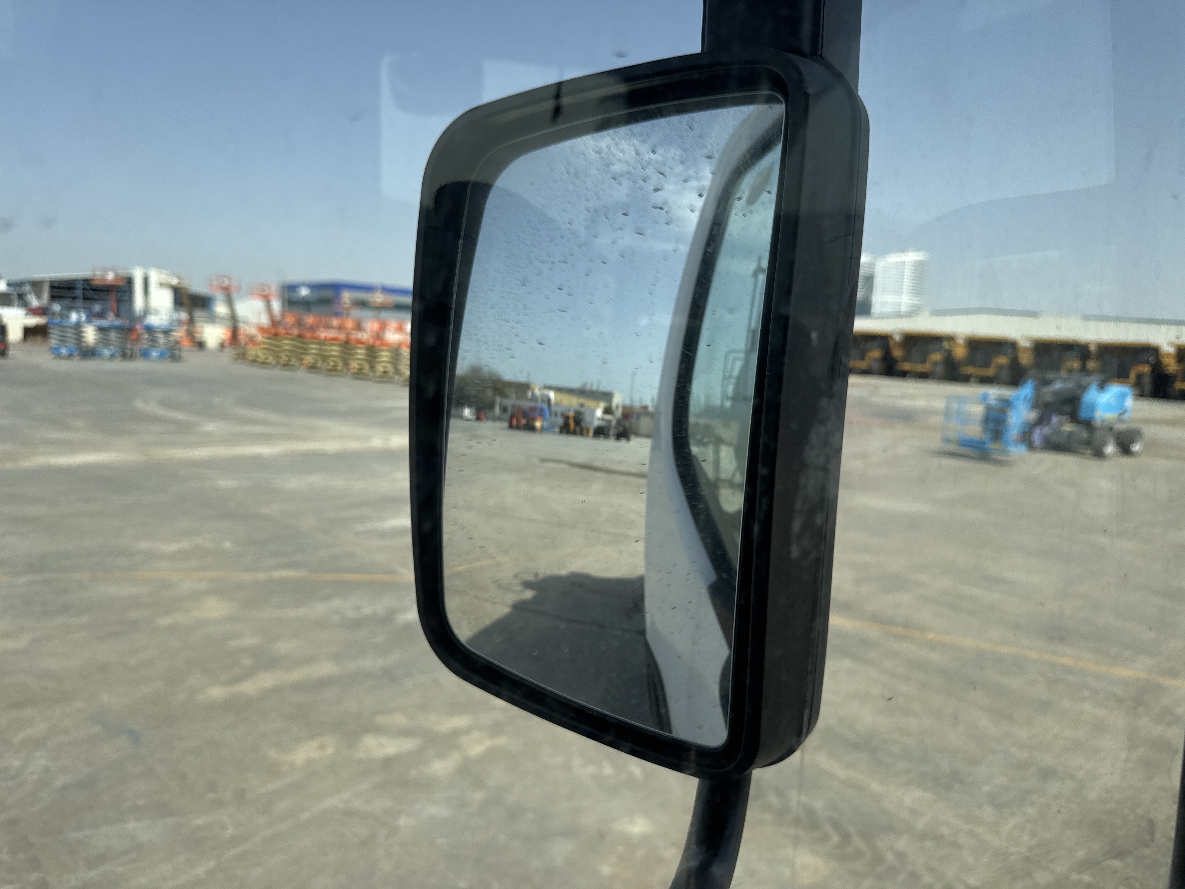 CMT-001-Renault-Kerax-Concrete-mixer-trucks-inspection-Cabin-Mirrors-1