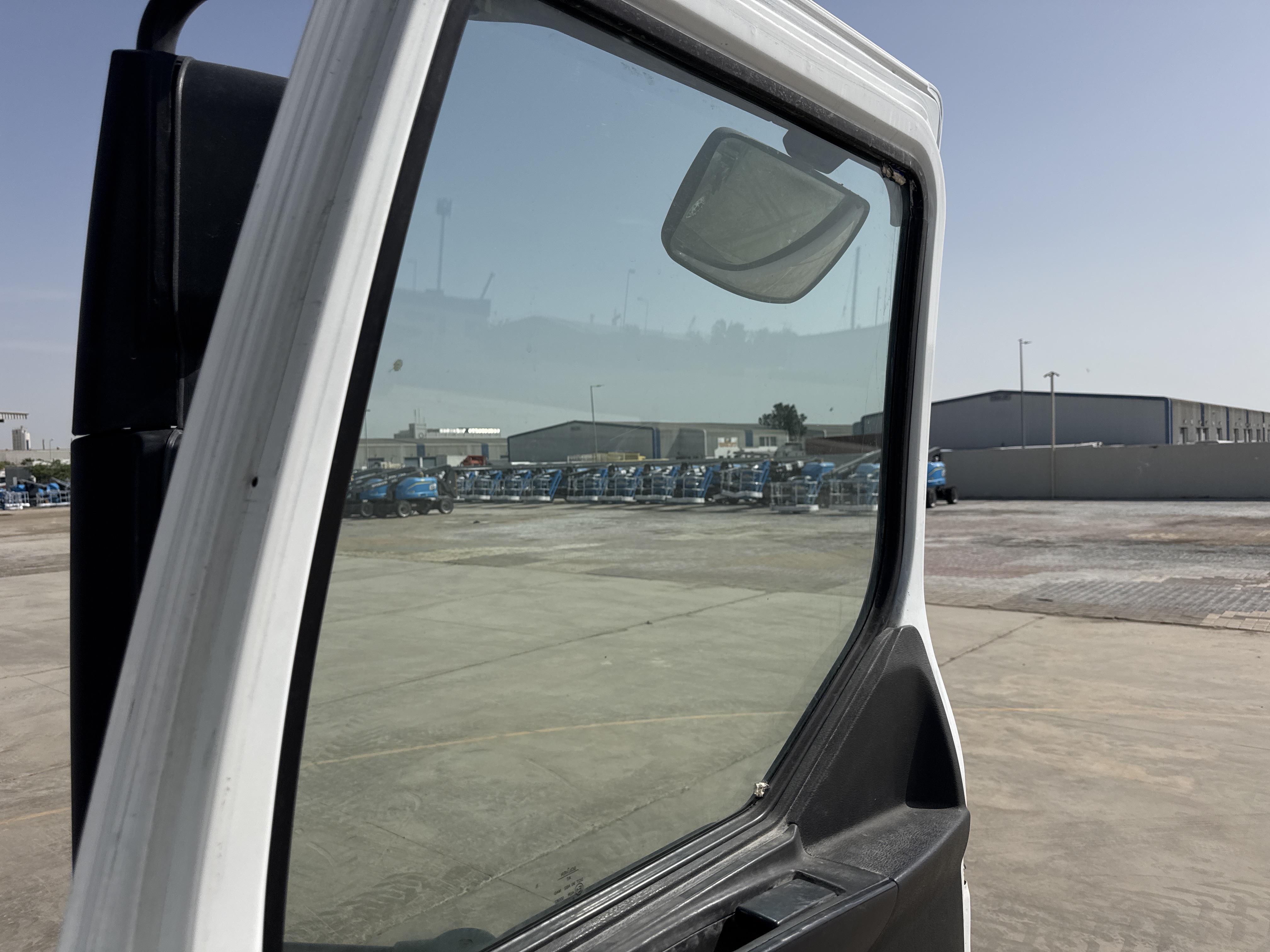 CMT-001-Renault-Kerax-Concrete-mixer-trucks-inspection-Safety-Glass-1