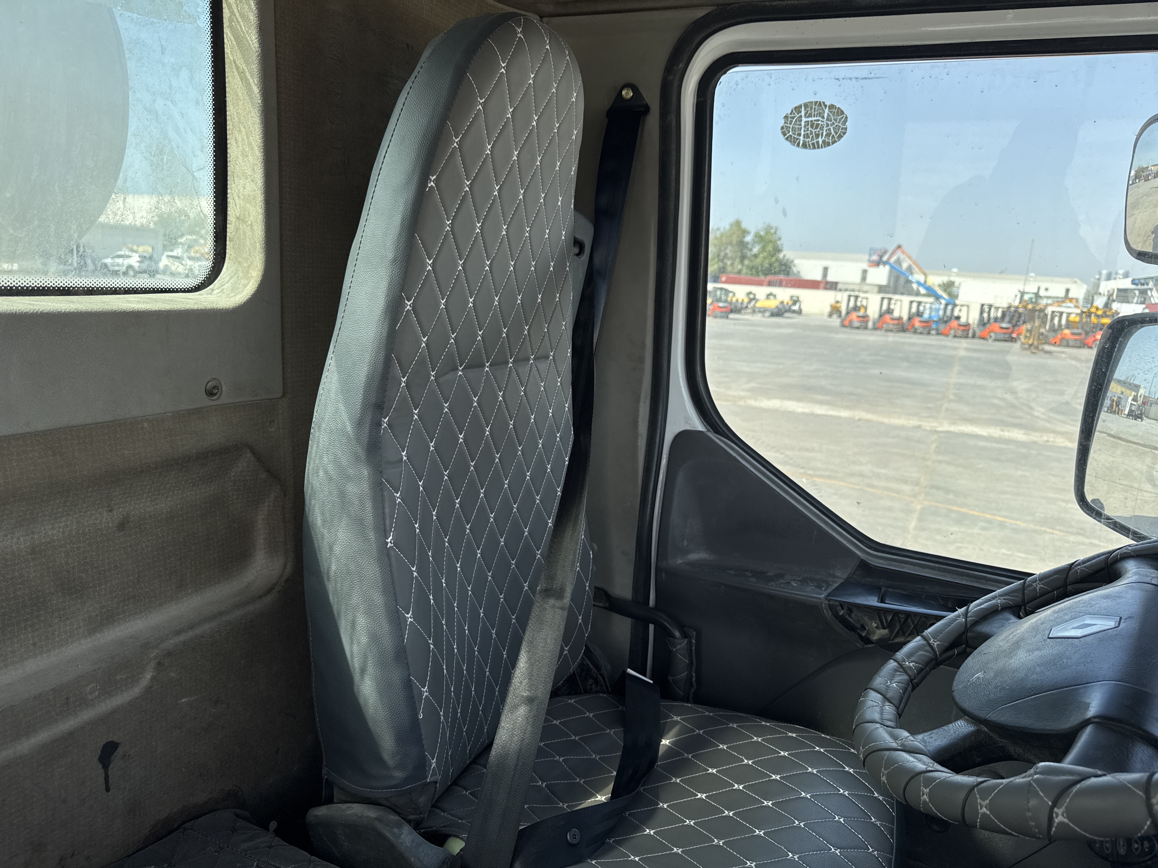 CMT-001-Renault-Kerax-Concrete-mixer-trucks-inspection-Safety-Seat-belts-1