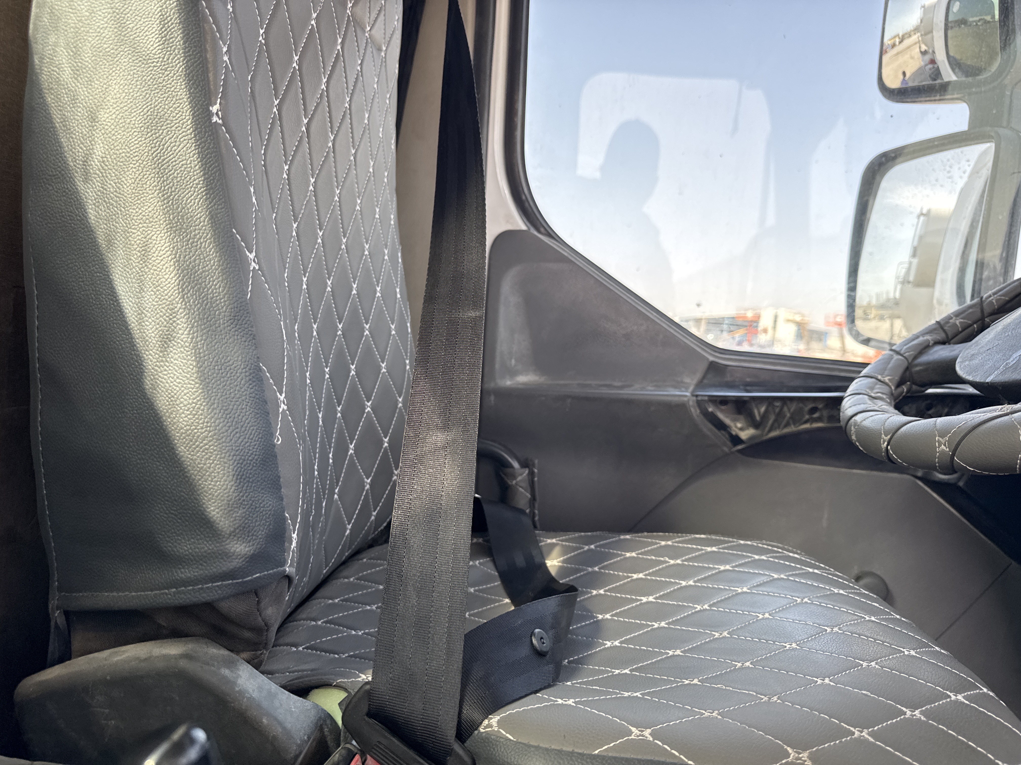 CMT-001-Renault-Kerax-Concrete-mixer-trucks-inspection-Safety-Seat-belts-1