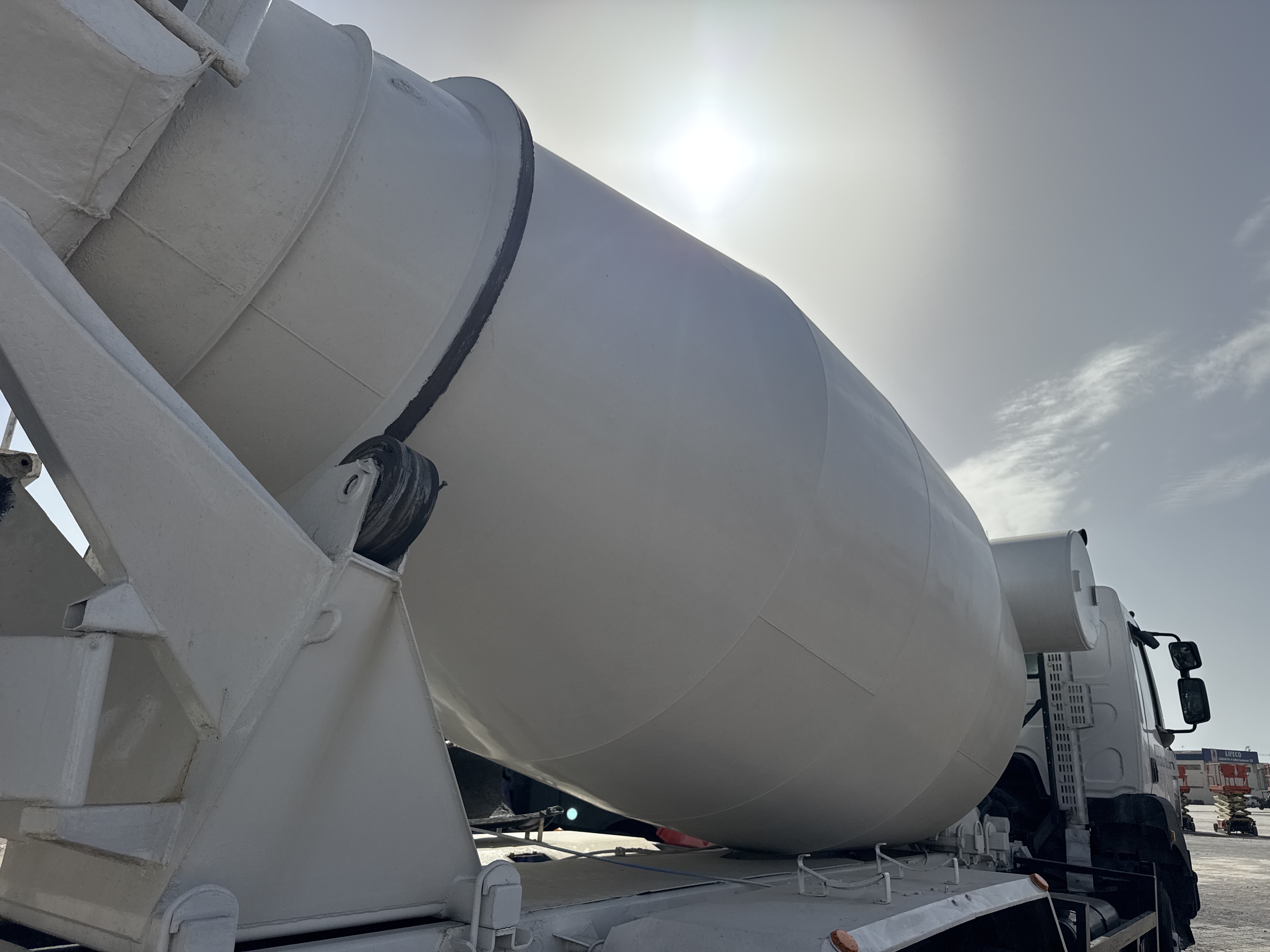 CMT-001-Renault-Kerax-Concrete-mixer-trucks-inspection-Concrete-mixing-system-Mixer-tank-1