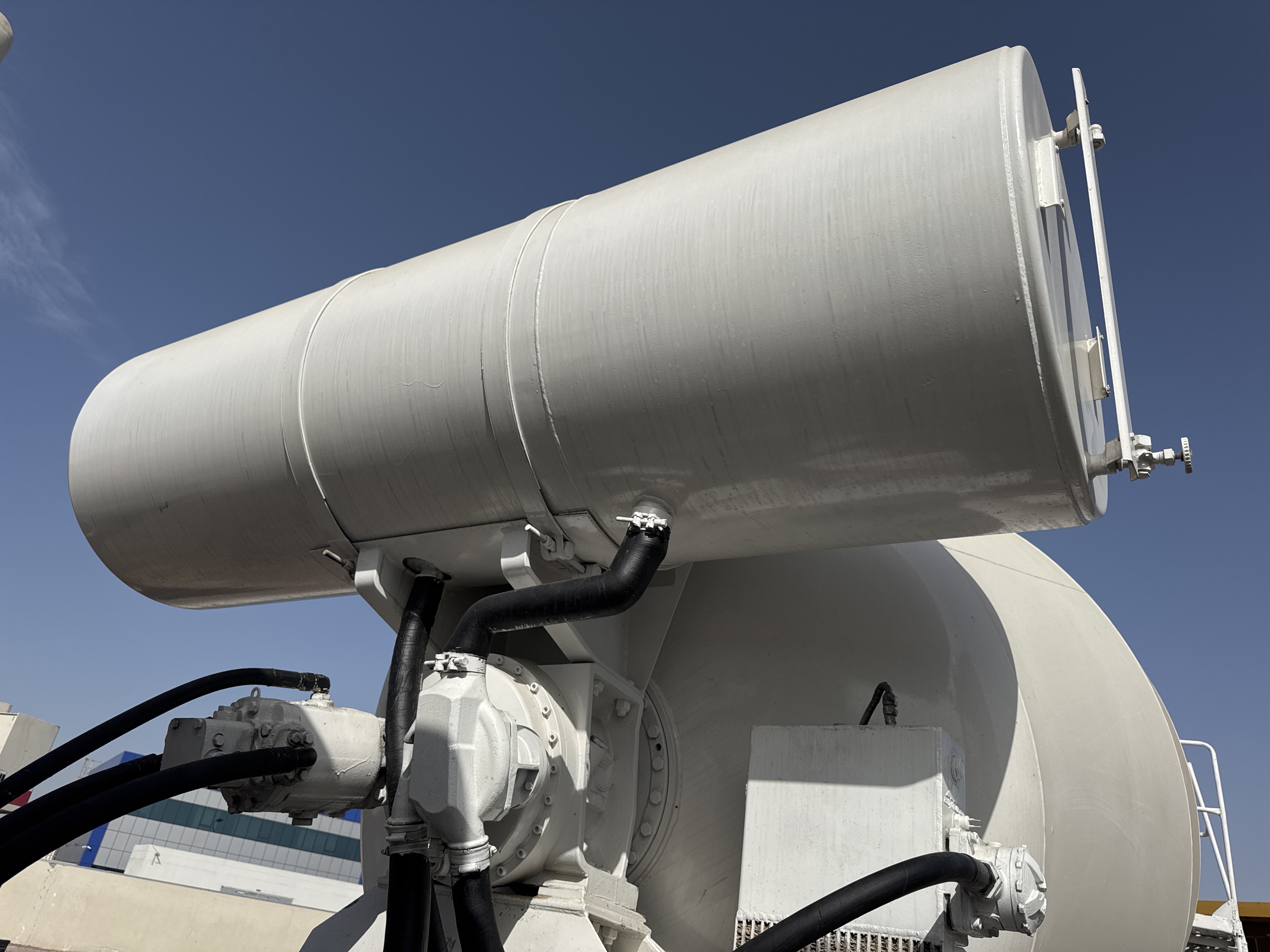 CMT-001-Renault-Kerax-Concrete-mixer-trucks-inspection-Concrete-mixing-system-Water-tank-1