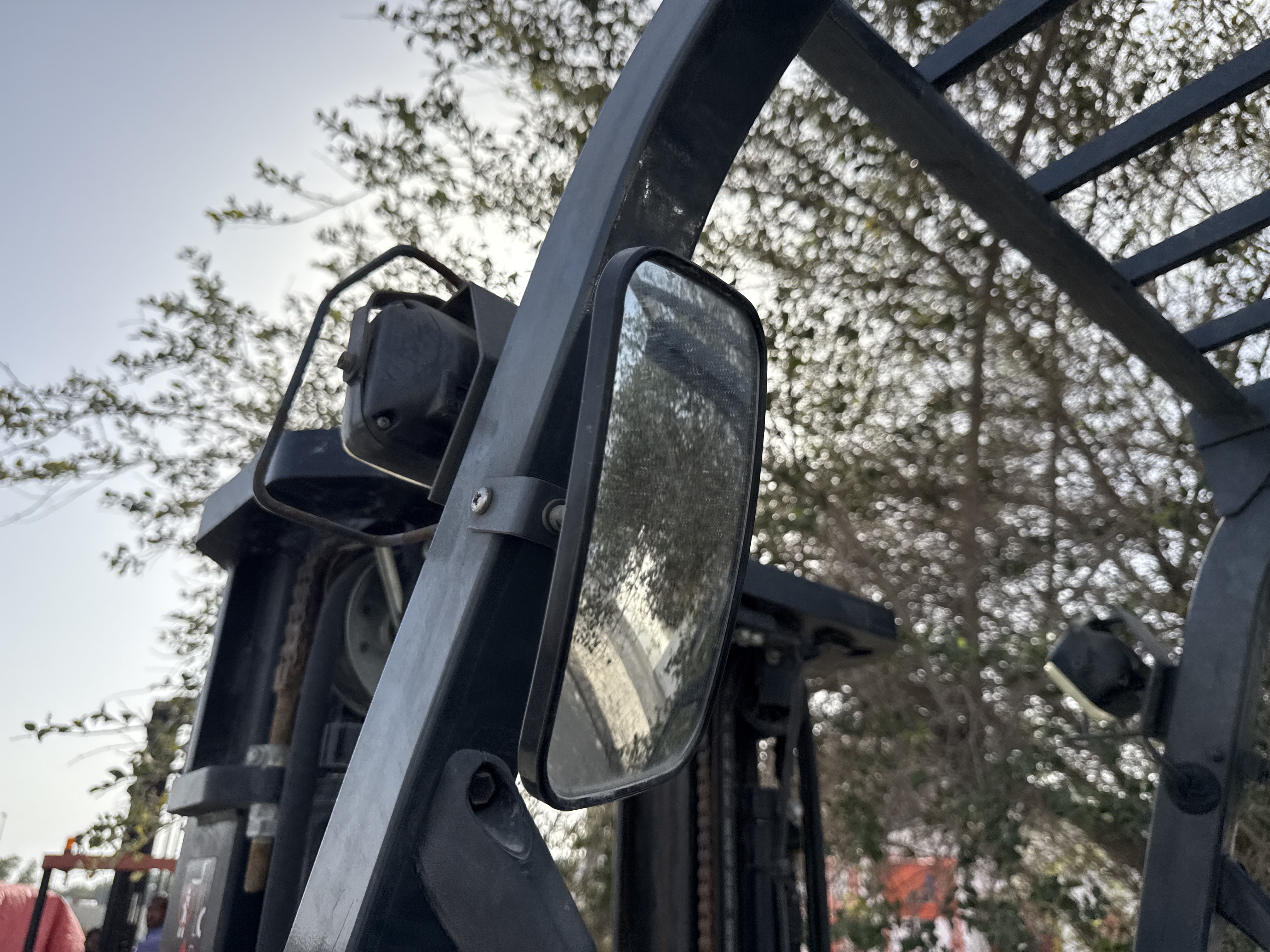 FLM-016-Toyota-8FBCU25-Forklifts-inspection-Cabin-Mirrors-1
