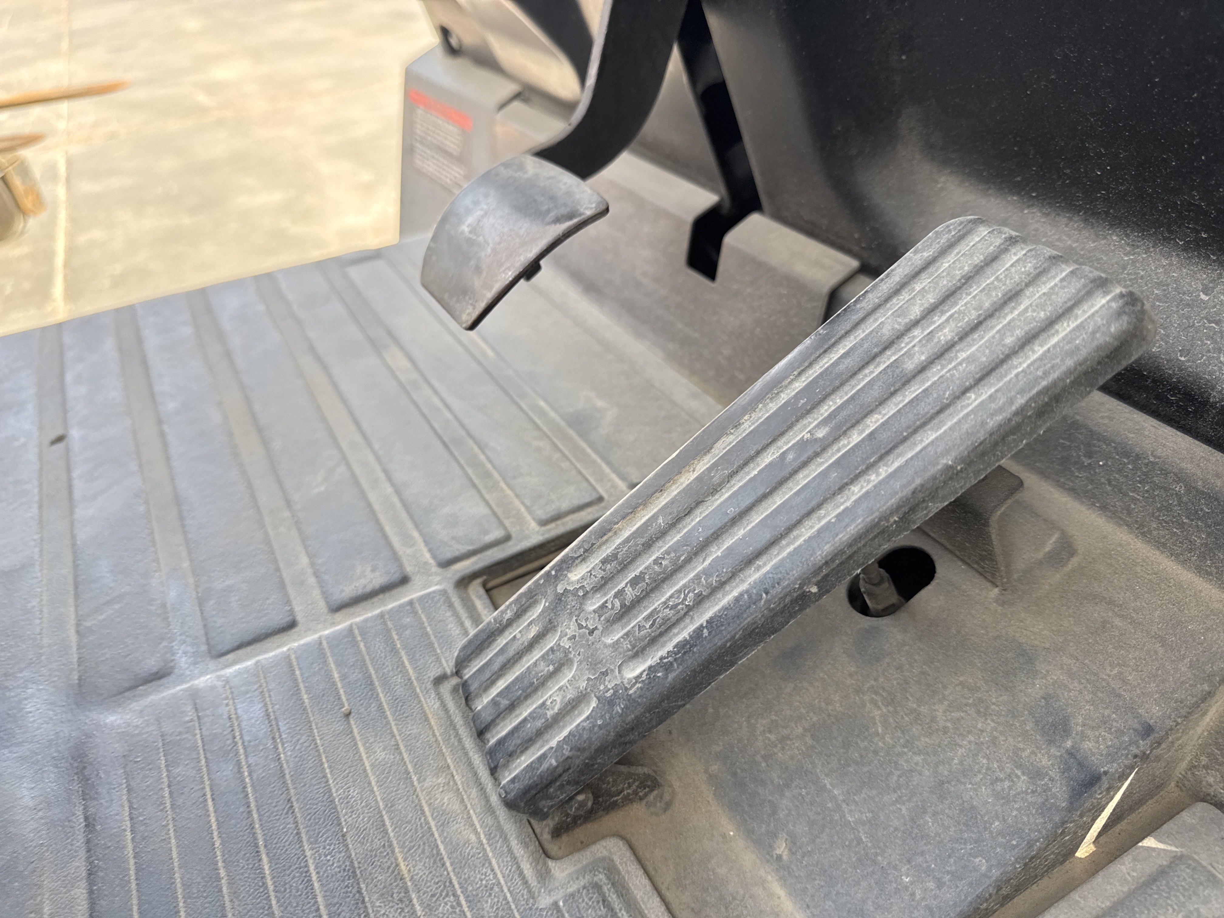FLM-016-Toyota-8FBCU25-Forklifts-inspection-Cabin-Pedals-1