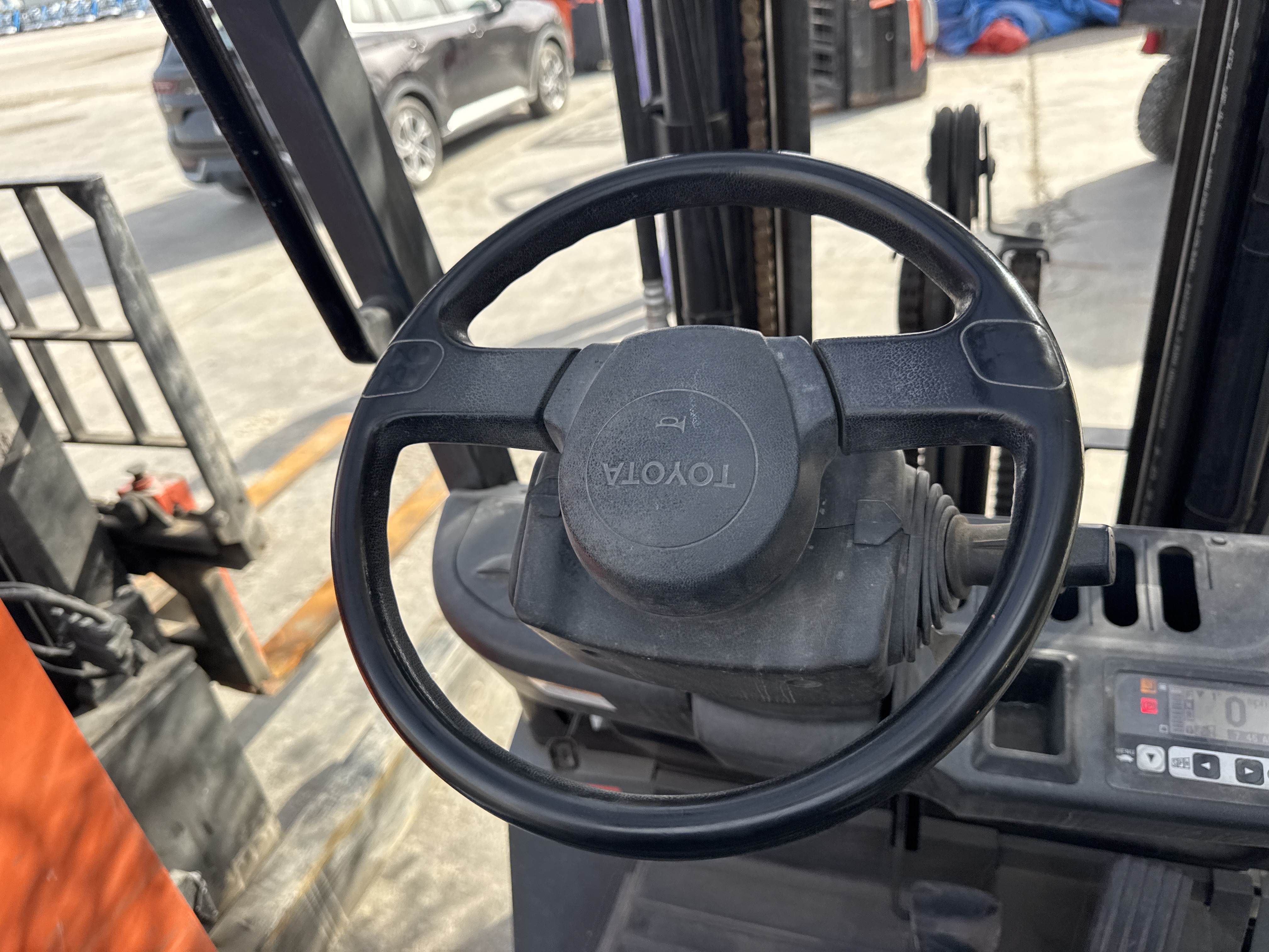 FLM-016-Toyota-8FBCU25-Forklifts-inspection-Cabin-Steering-response-1