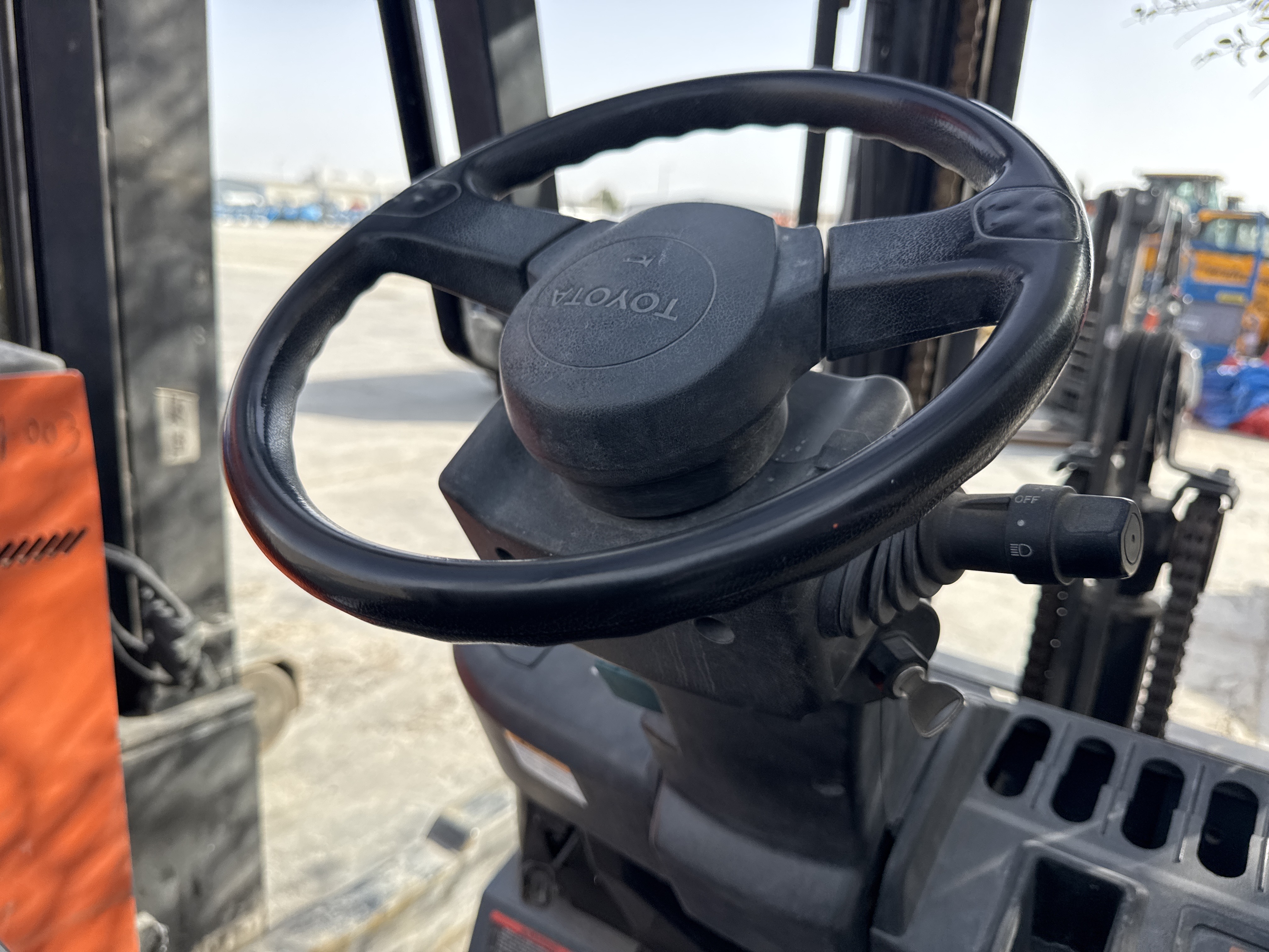 FLM-016-Toyota-8FBCU25-Forklifts-inspection-Cabin-Steering-response-1