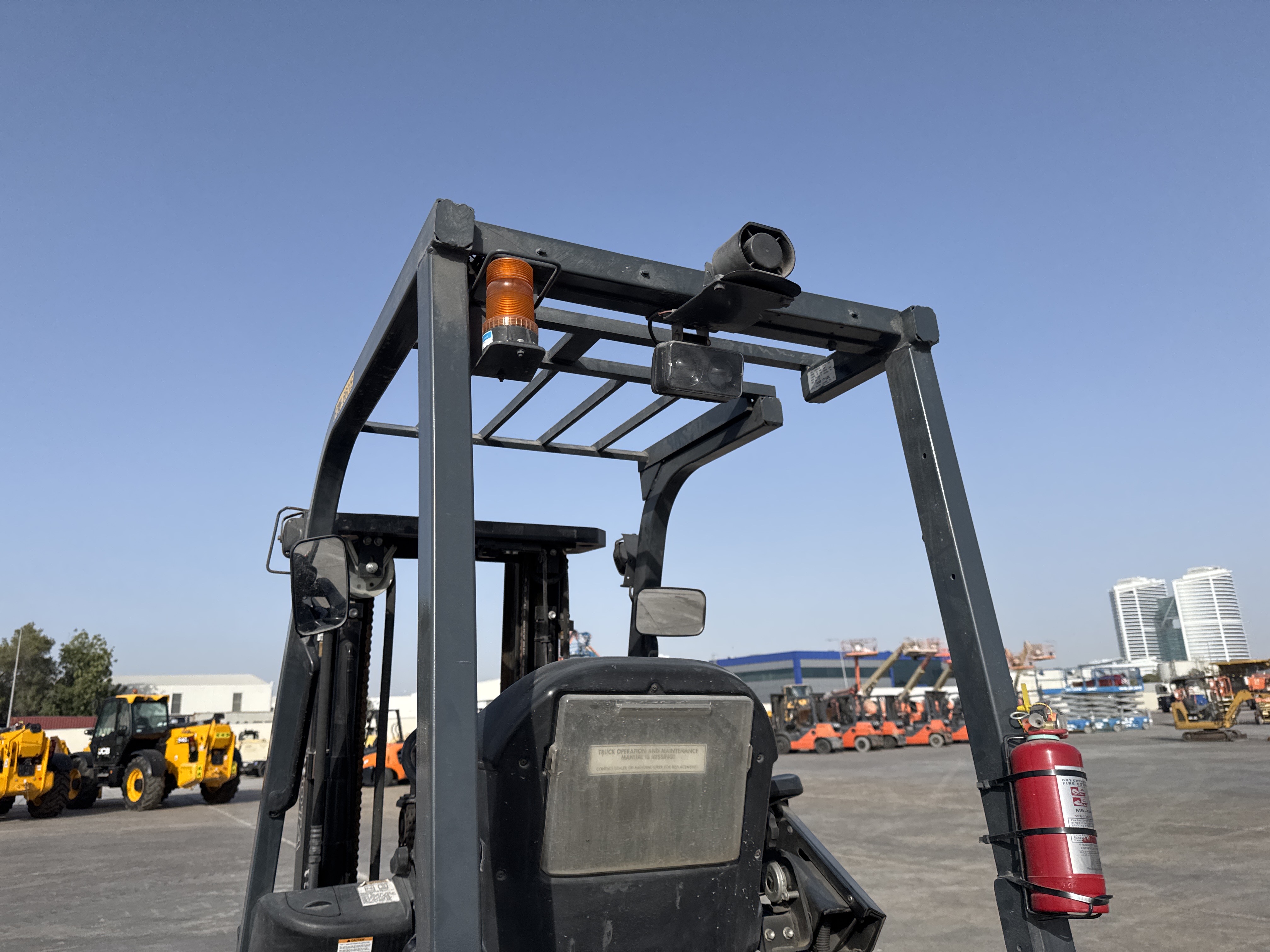 FLM-016-Toyota-8FBCU25-Forklifts-inspection-Safety-Rollover-protective-structure-(ROPS-/-FOPS)-1