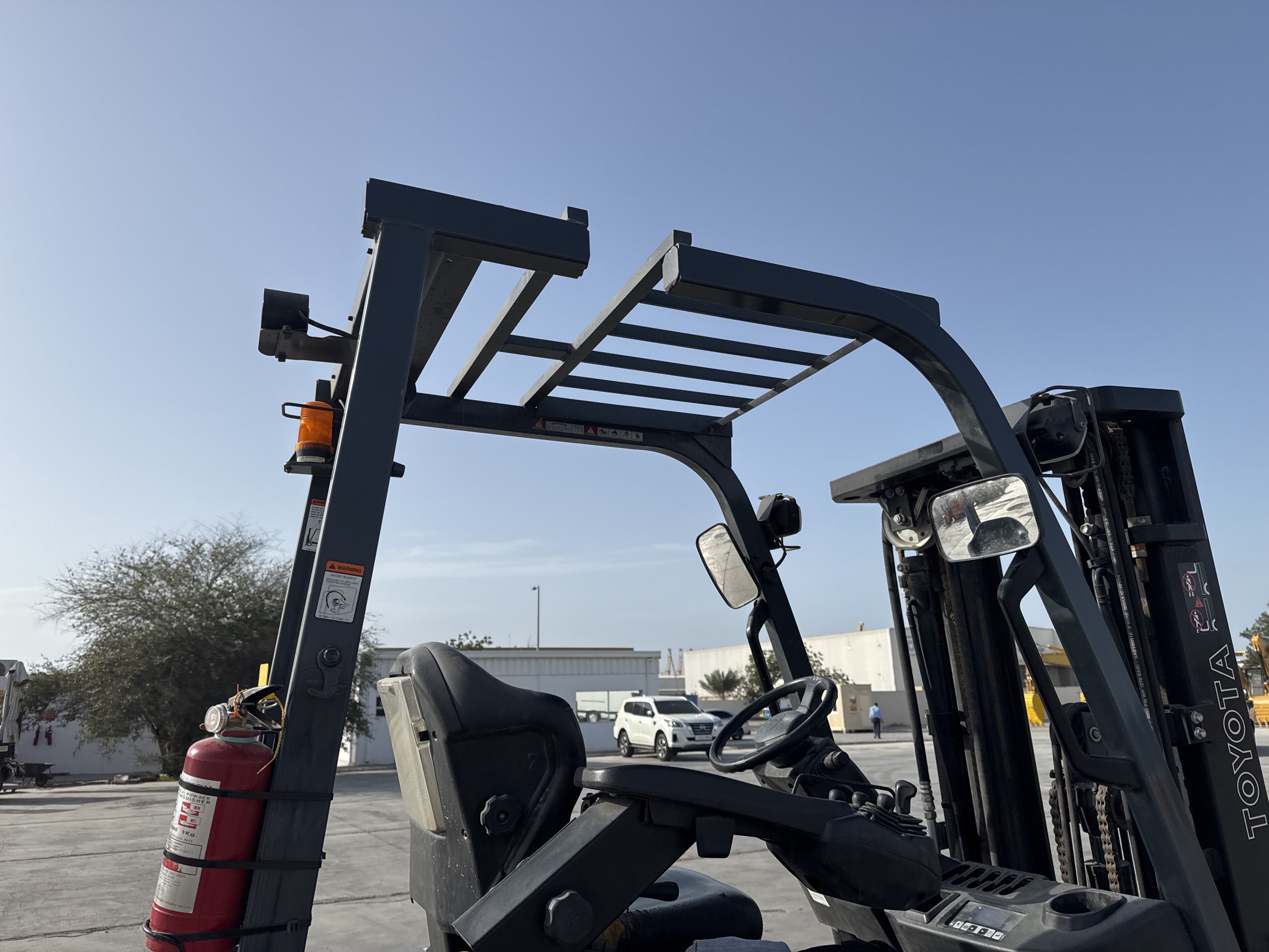 FLM-016-Toyota-8FBCU25-Forklifts-inspection-Safety-Rollover-protective-structure-(ROPS-/-FOPS)-1