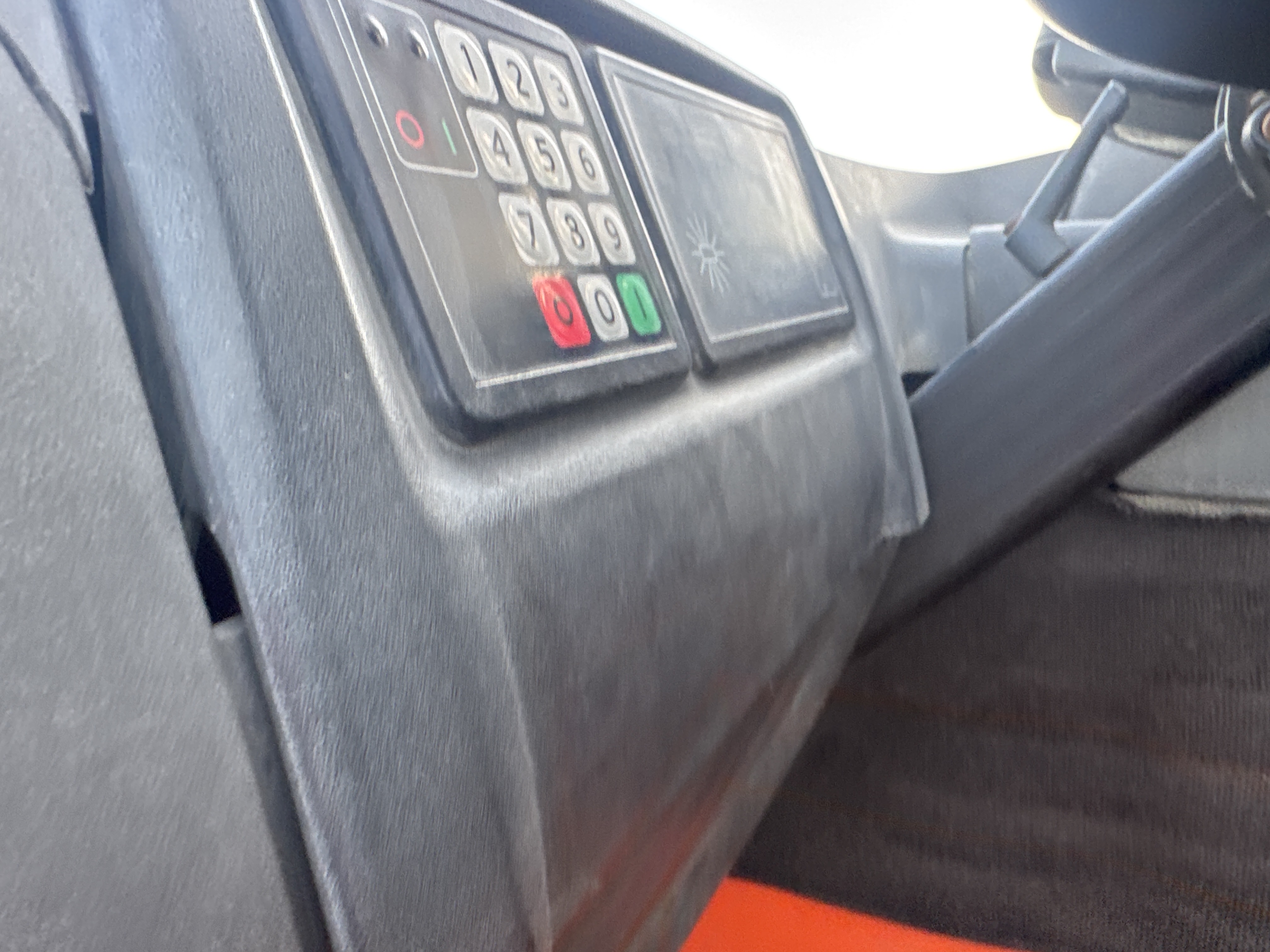 RTM-003-Toyota-Reflex-RRE160M-Reach-trucks-inspection-Cabin-Electronic-instrument-board-1