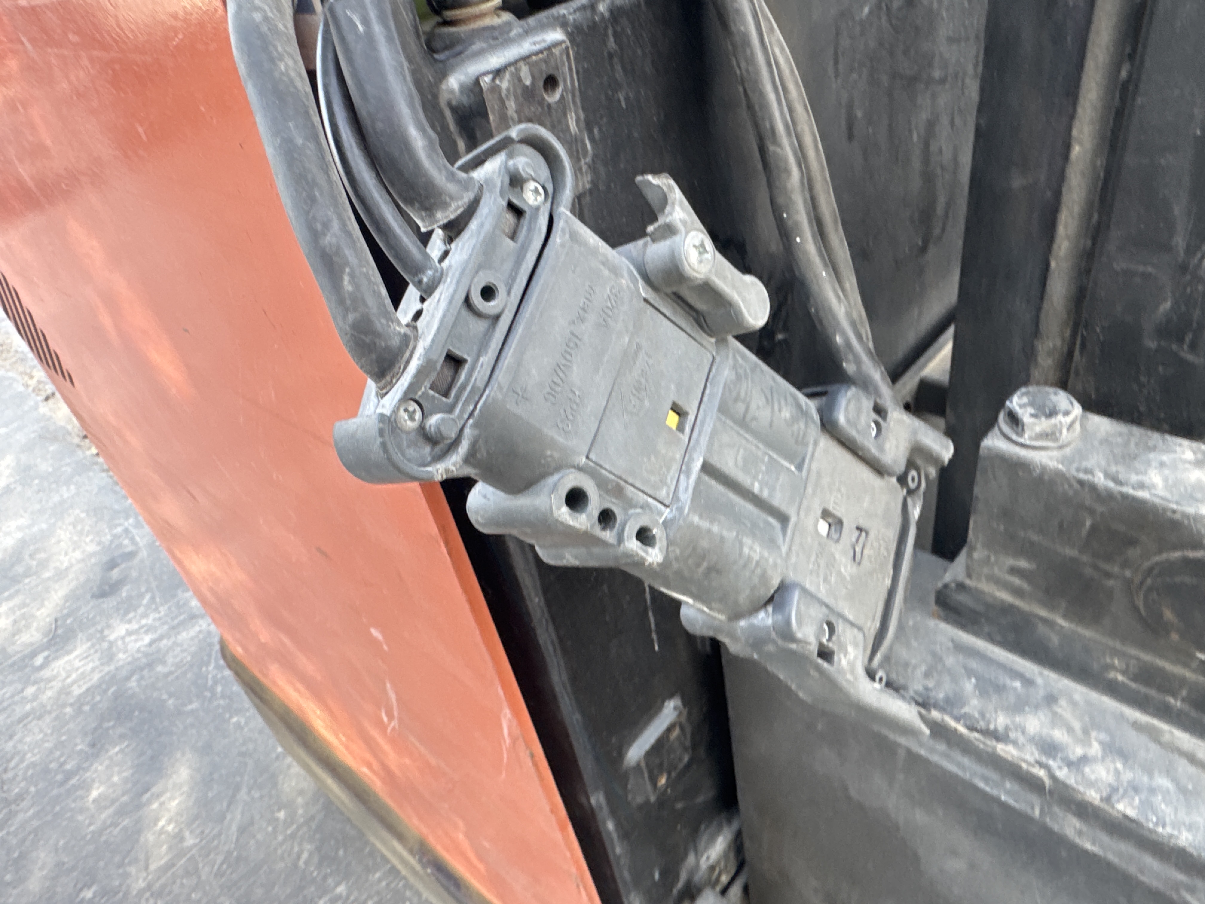 RTM-003-Toyota-Reflex-RRE160M-Reach-trucks-inspection-Electronics-Battery-and-charging-system-1