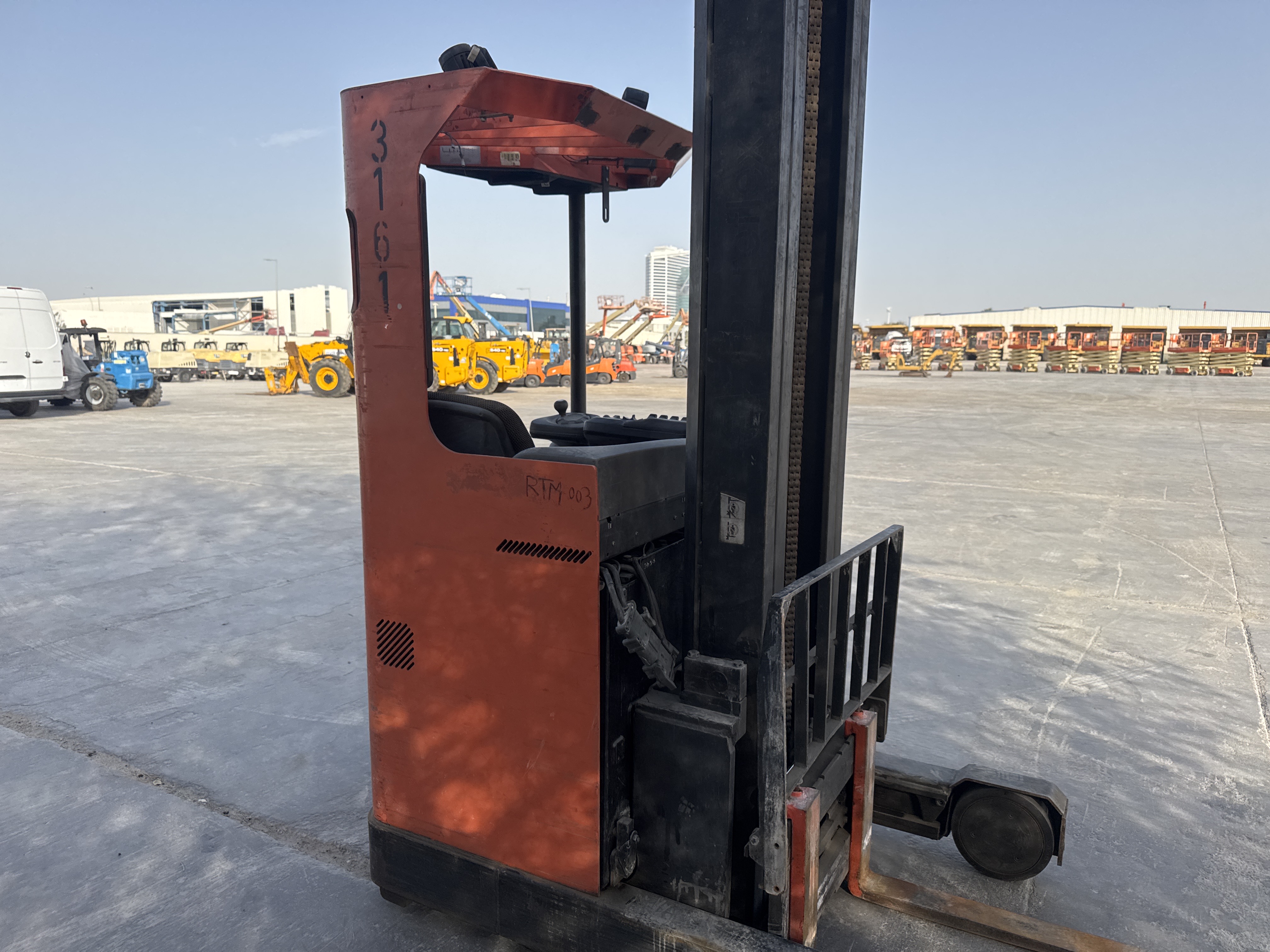 RTM-003-Toyota-Reflex-RRE160M-Reach-trucks-inspection-Structure-Paint-1