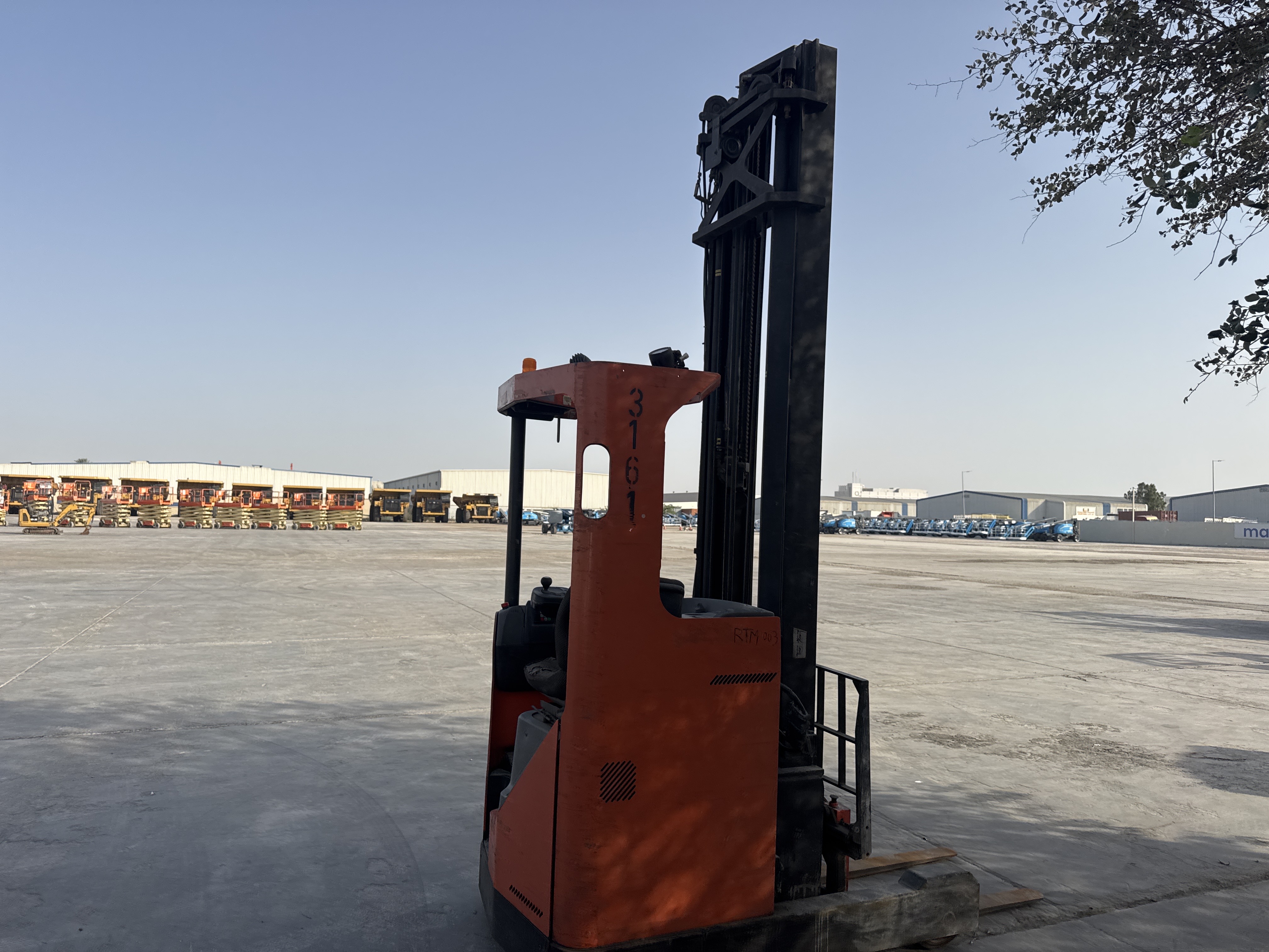 RTM-003-Toyota-Reflex-RRE160M-Reach-trucks-inspection-Structure-Paint-1