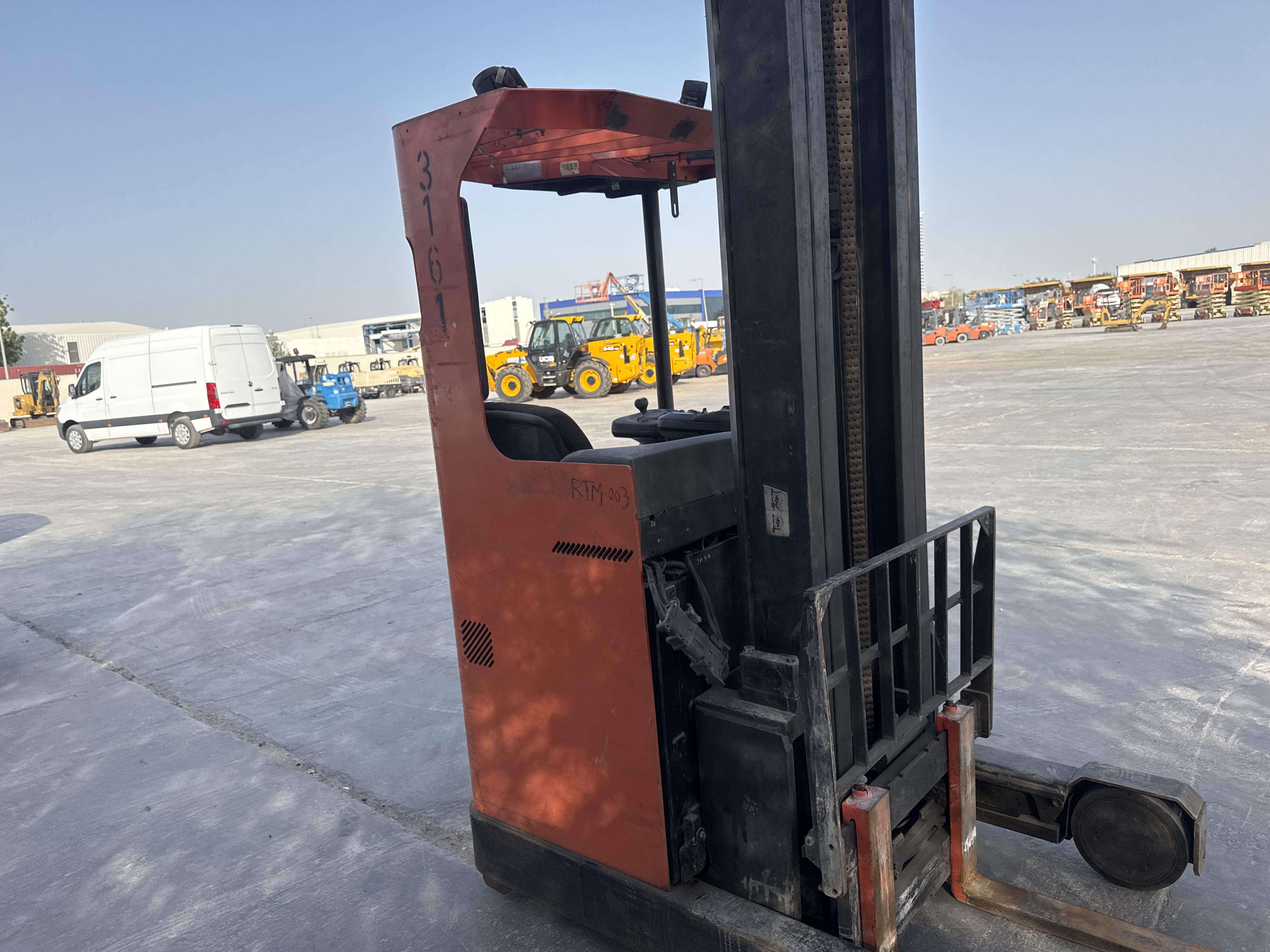 RTM-003-Toyota-Reflex-RRE160M-Reach-trucks-inspection-Structure-Paint-1