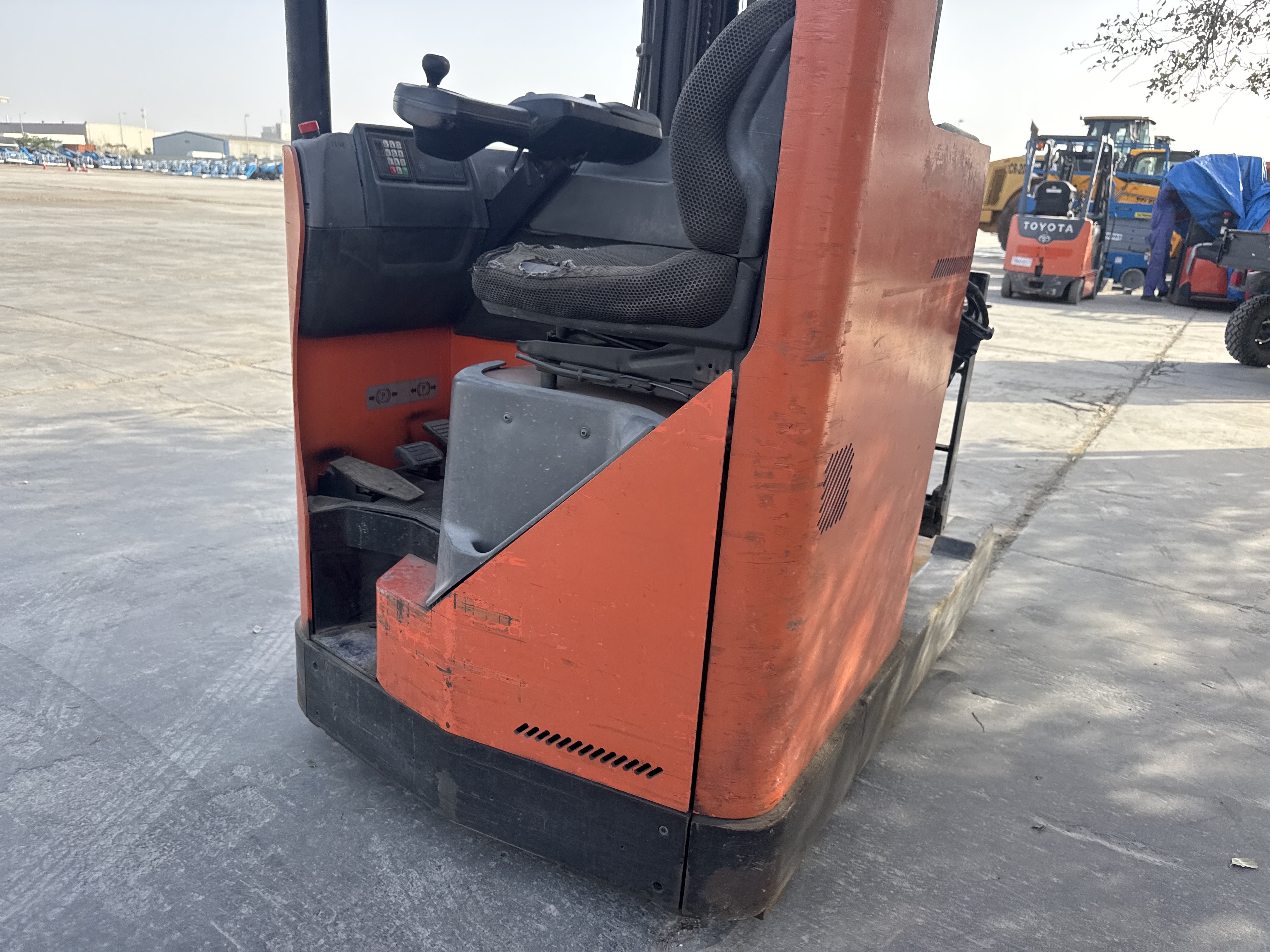 RTM-003-Toyota-Reflex-RRE160M-Reach-trucks-inspection-Structure-Paint-1