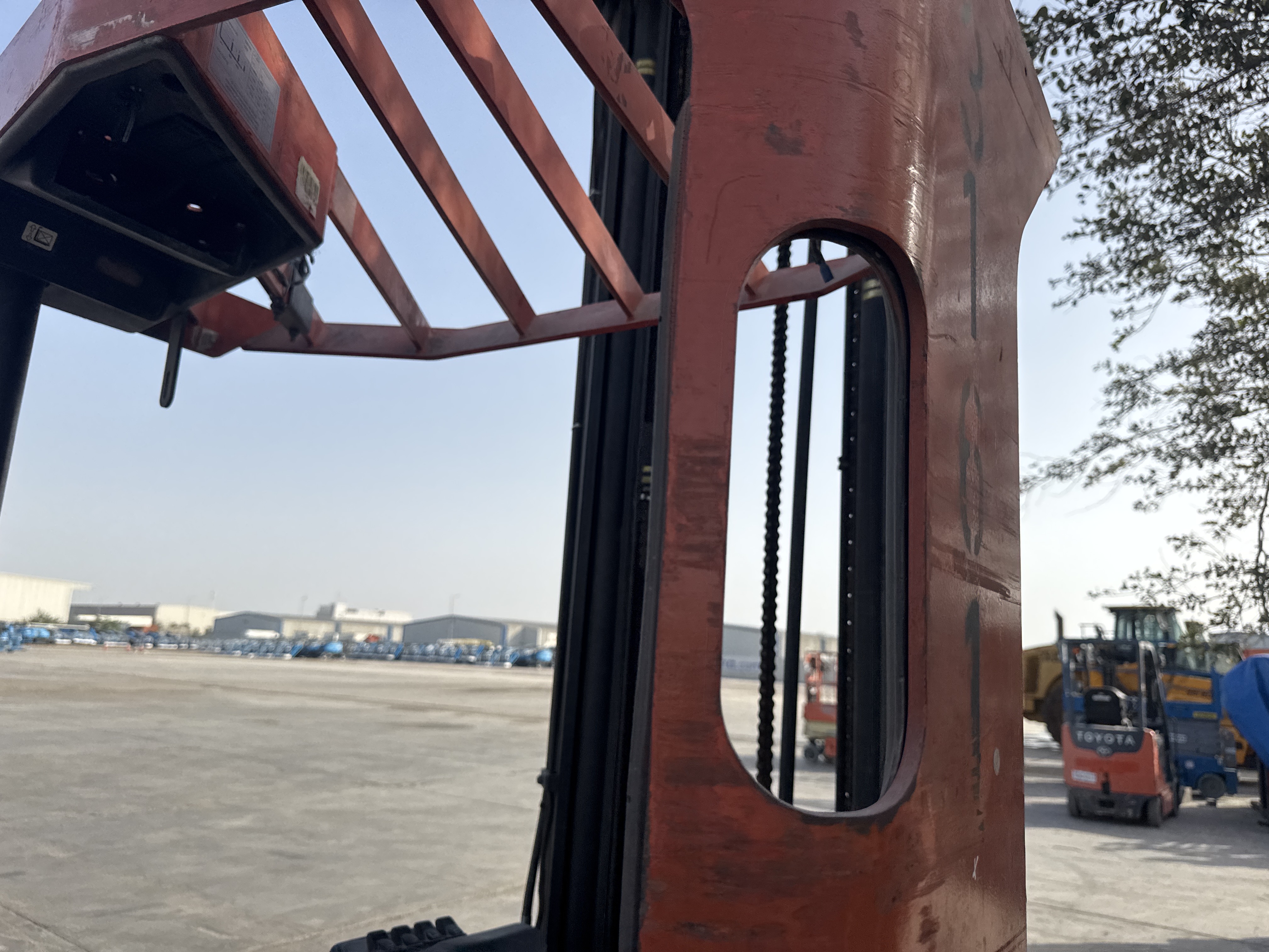 RTM-003-Toyota-Reflex-RRE160M-Reach-trucks-inspection-Structure-Handrails-1