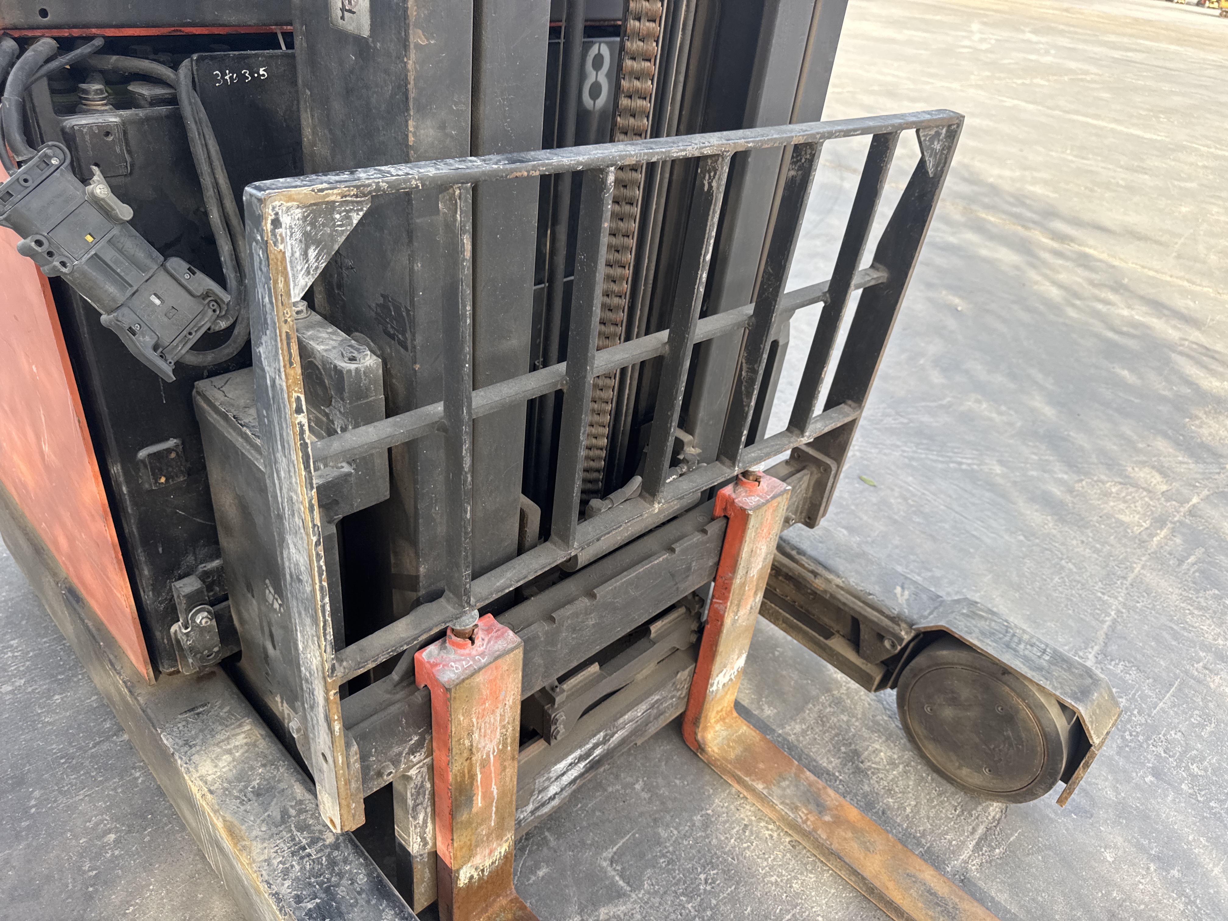 RTM-003-Toyota-Reflex-RRE160M-Reach-trucks-inspection-Chassis-Carriage-1