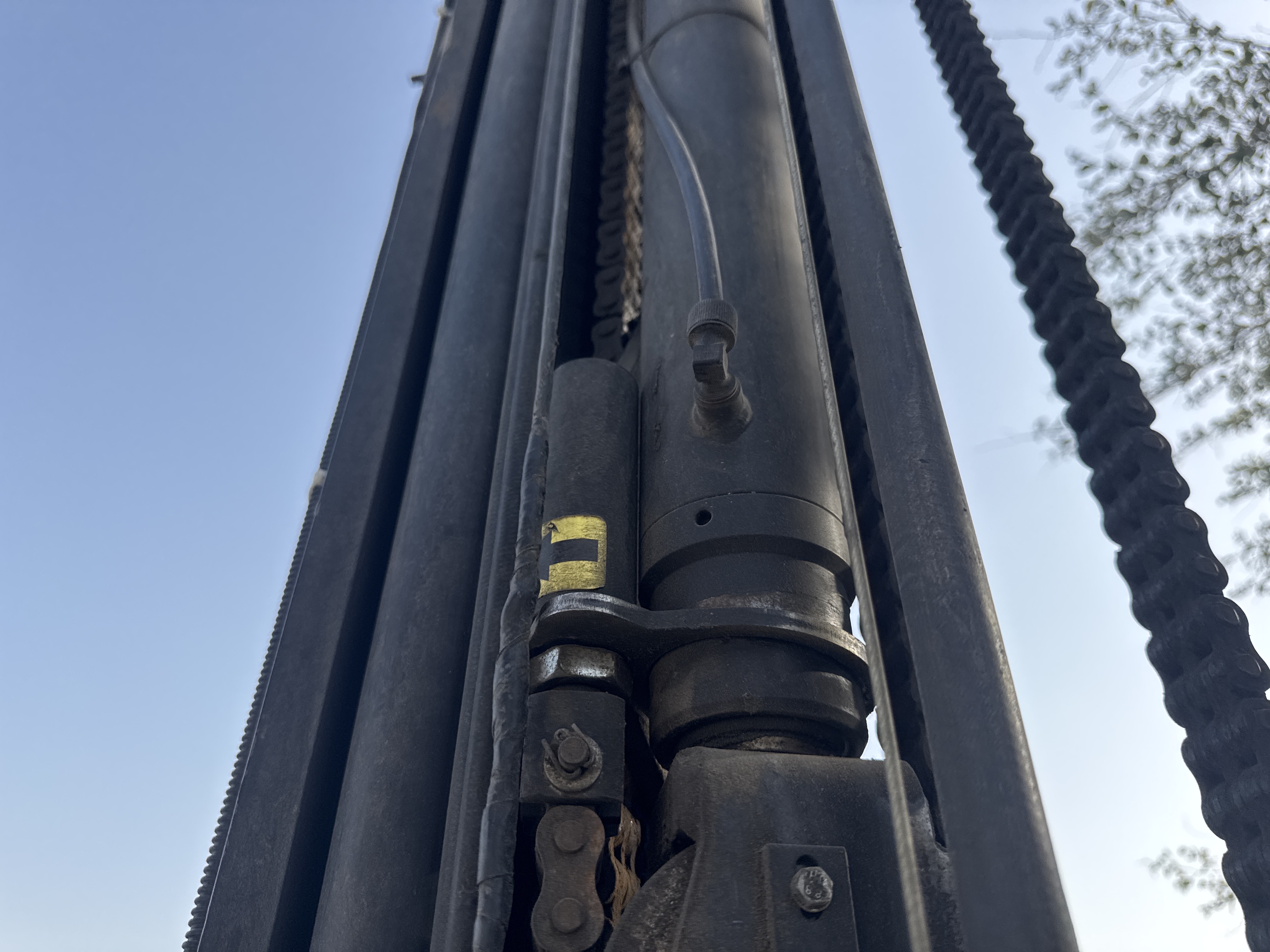 RTM-003-Toyota-Reflex-RRE160M-Reach-trucks-inspection-Hydraulics-Lift-cylinders-1