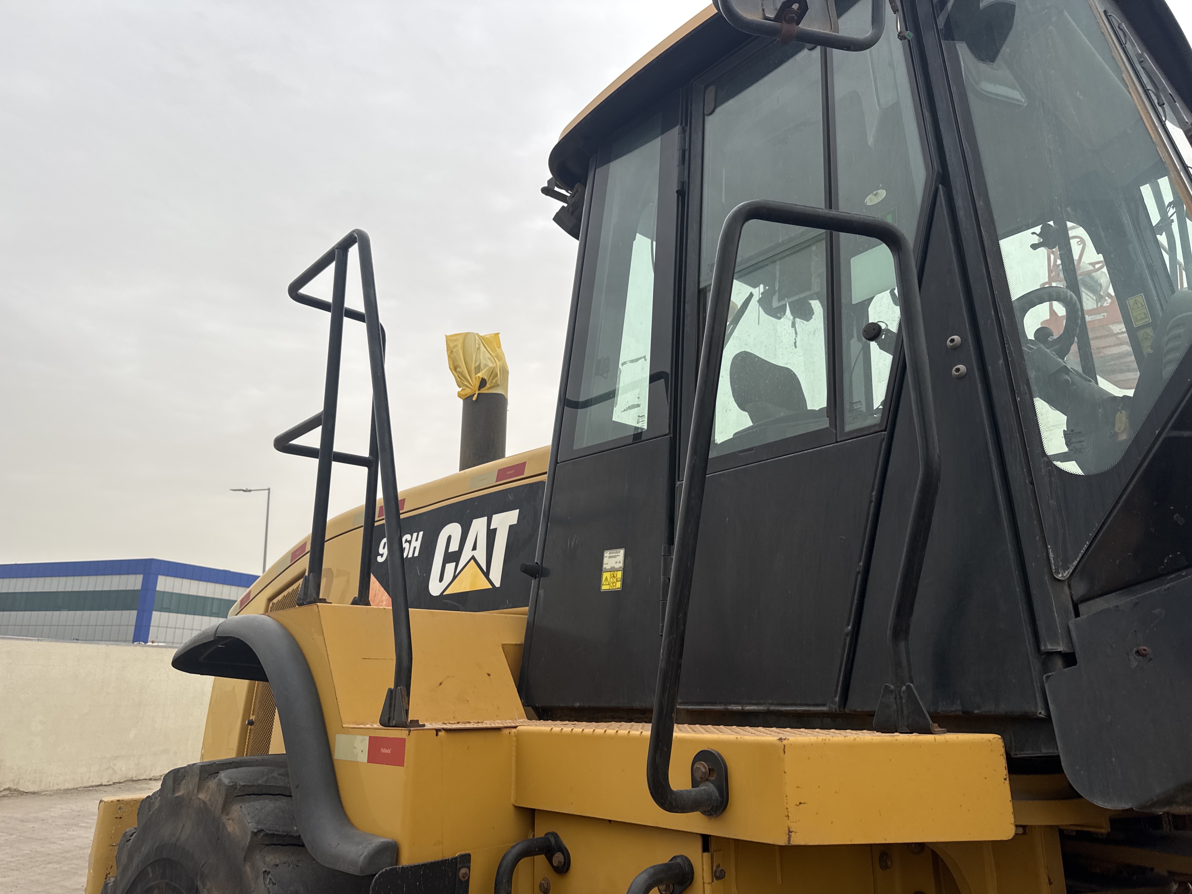 WHL-013-Cat-966H-Wheel-loaders-inspection-Structure-Handrails-1