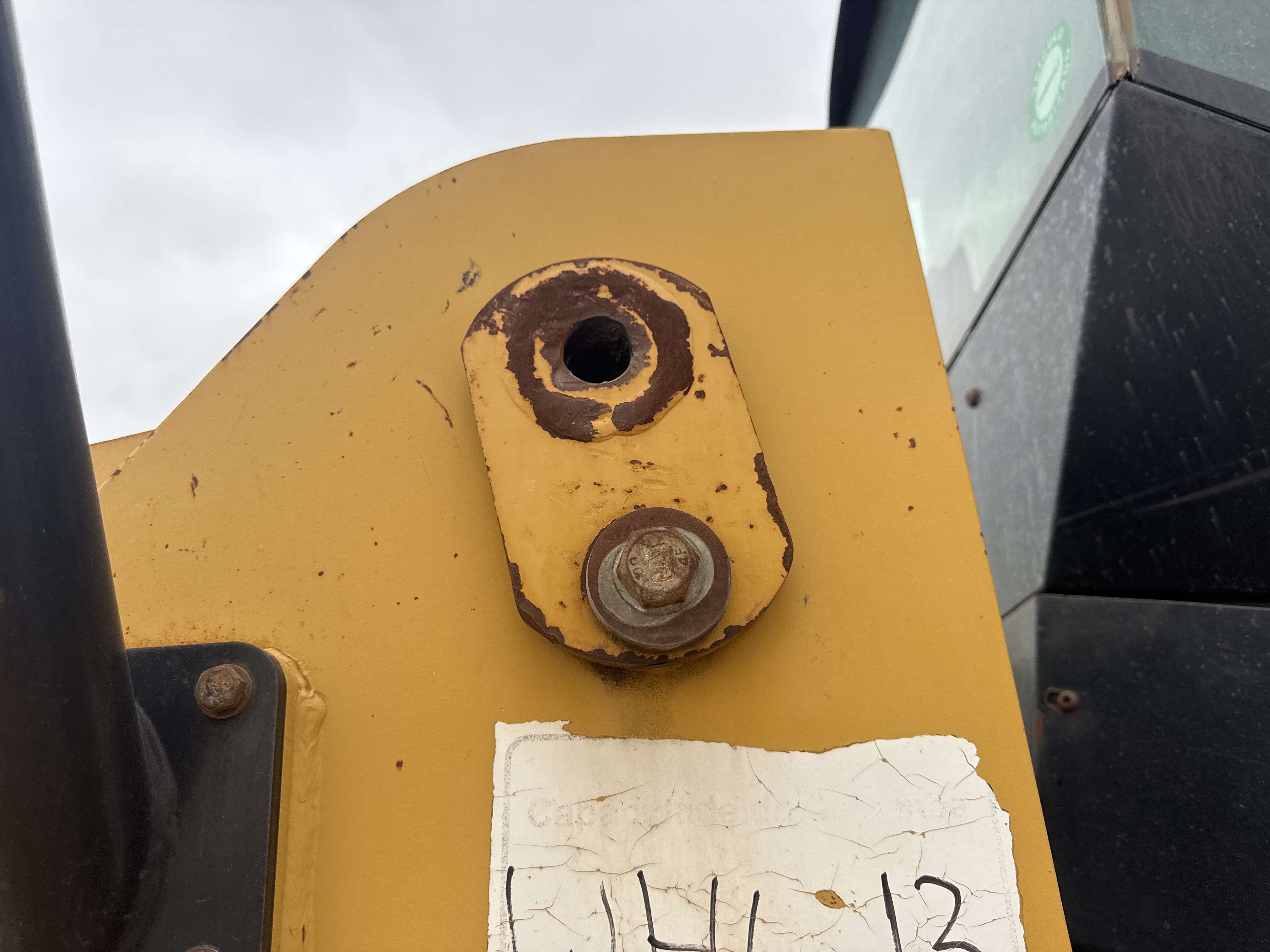 WHL-013-Cat-966H-Wheel-loaders-inspection-Chassis-Lift-arm-base-pin-and-bushings-1