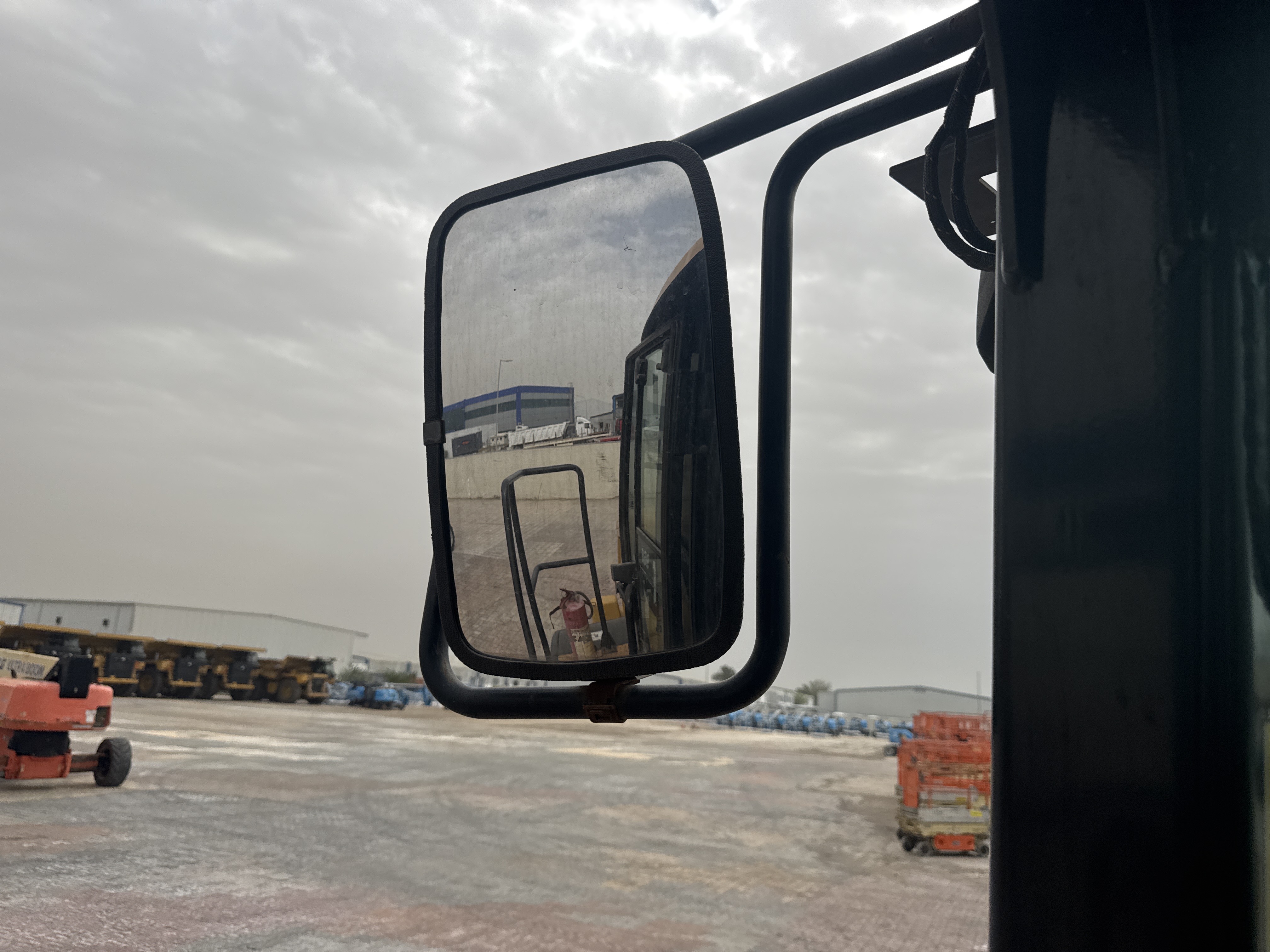 WHL-013-Cat-966H-Wheel-loaders-inspection-Cabin-Mirrors-1