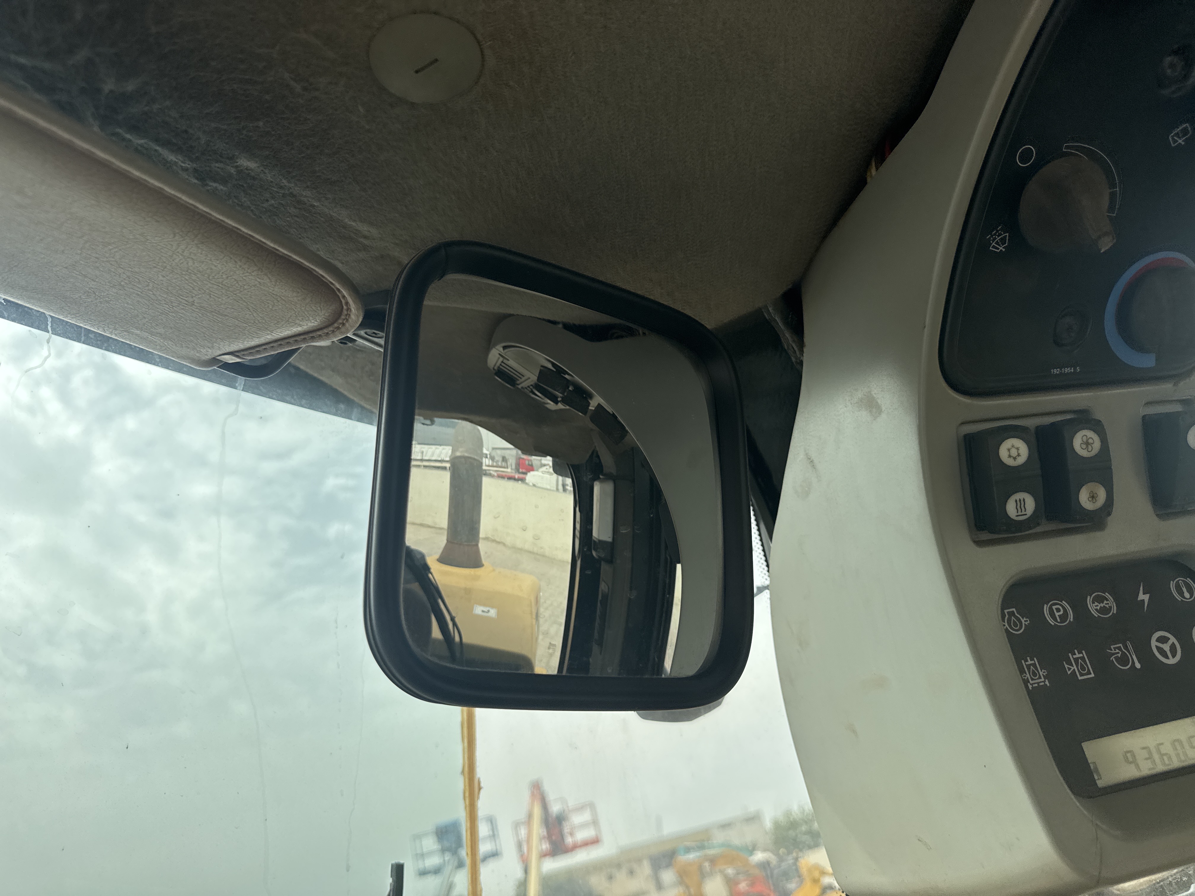 WHL-013-Cat-966H-Wheel-loaders-inspection-Cabin-Mirrors-1