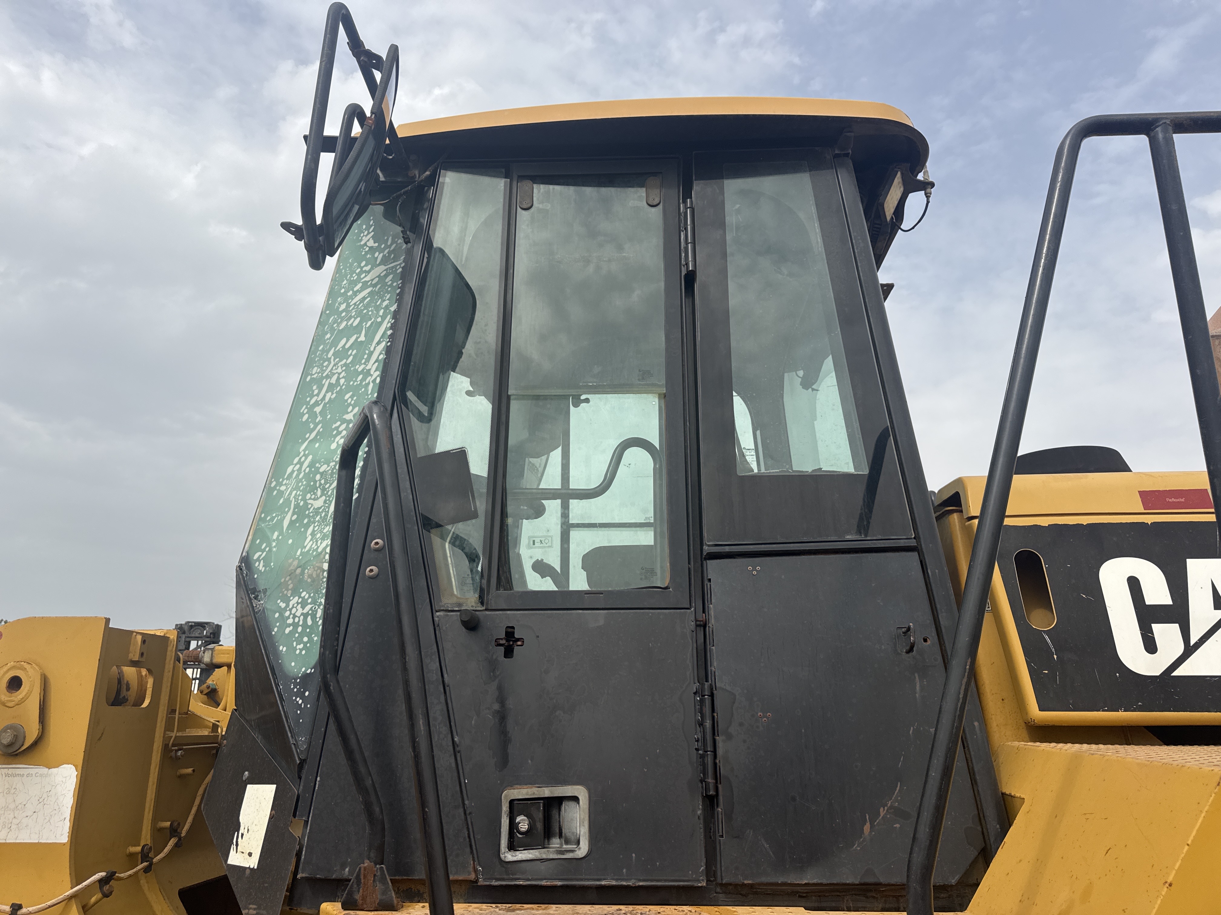 WHL-012-Cat-966H-Wheel-loaders-inspection-Structure-Doors-1
