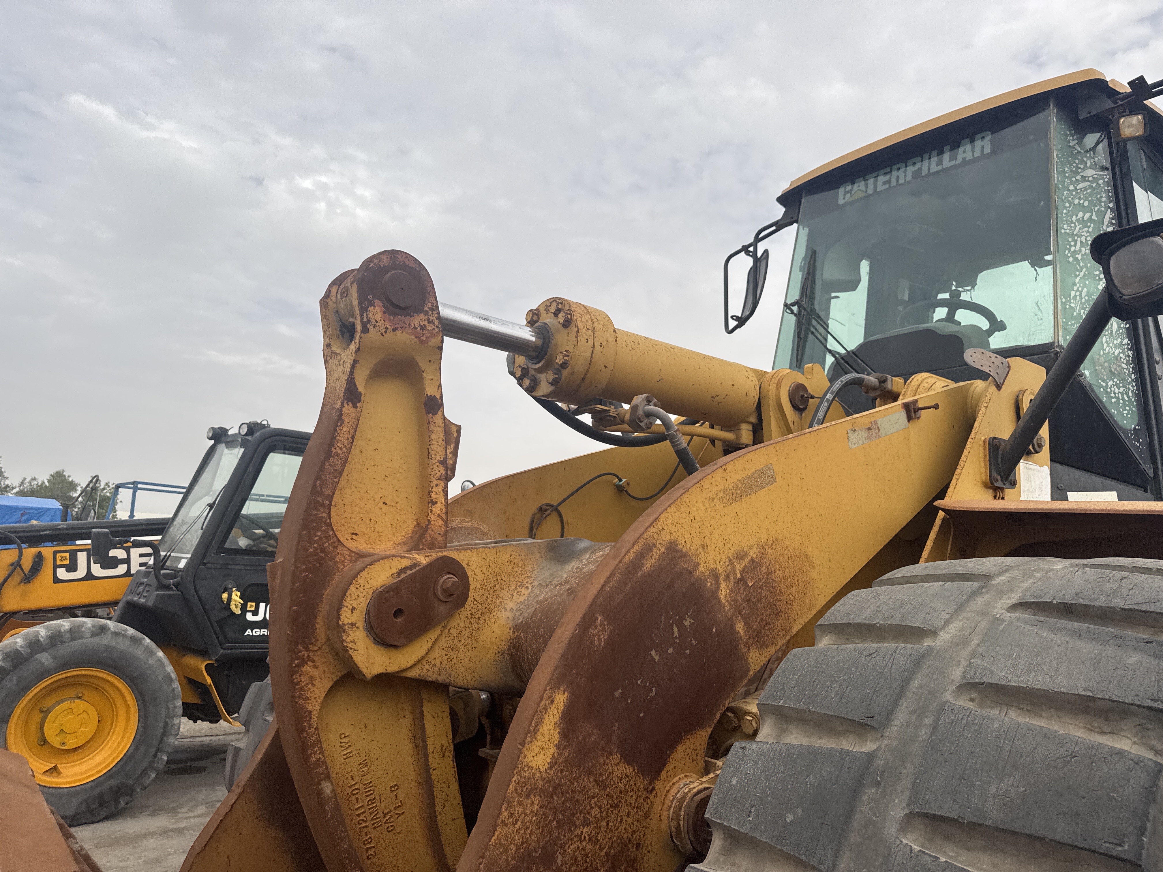 WHL-012-Cat-966H-Wheel-loaders-inspection-Chassis-Lift-arm-1