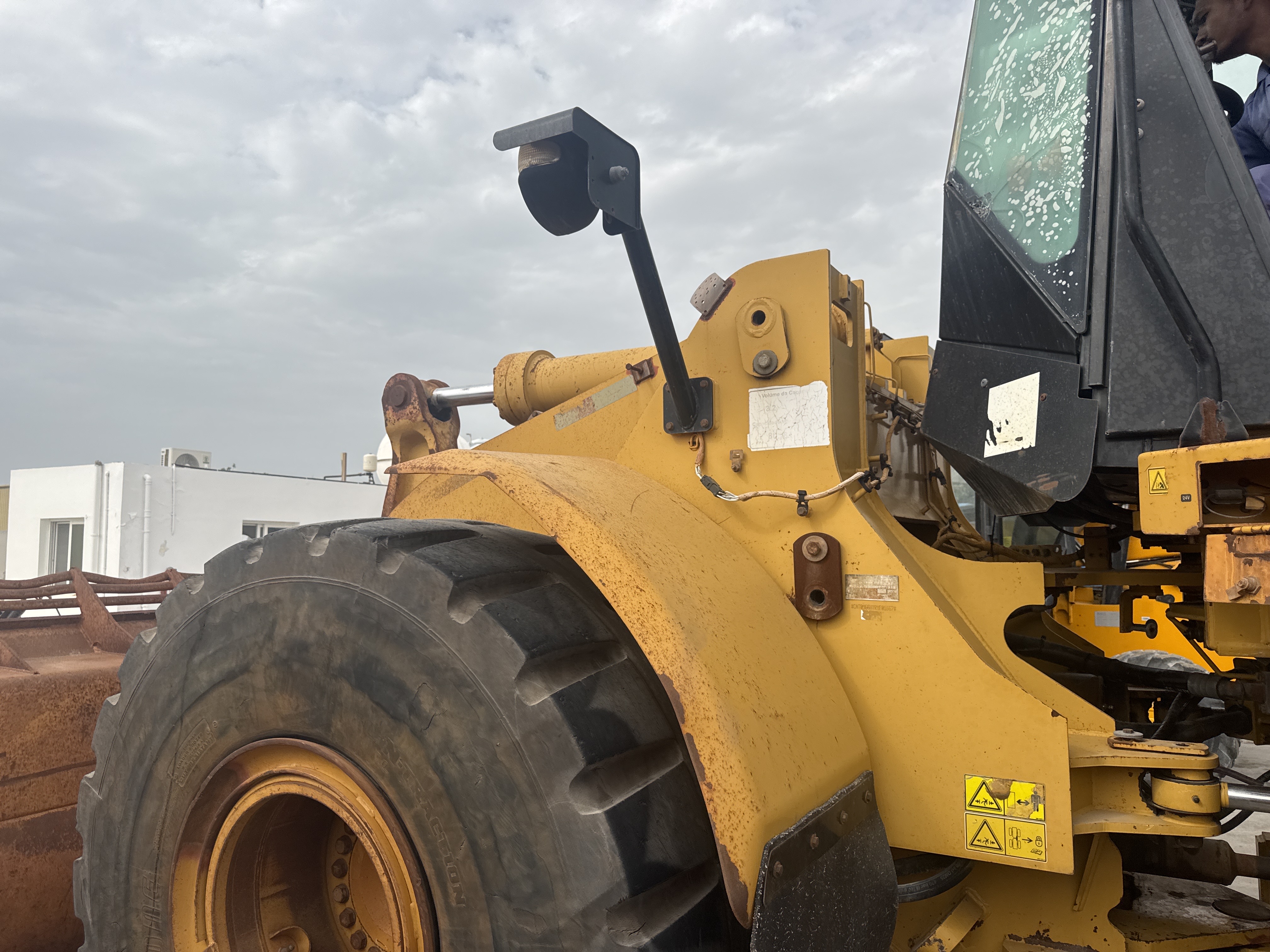 WHL-012-Cat-966H-Wheel-loaders-inspection-Structure-Paint-1