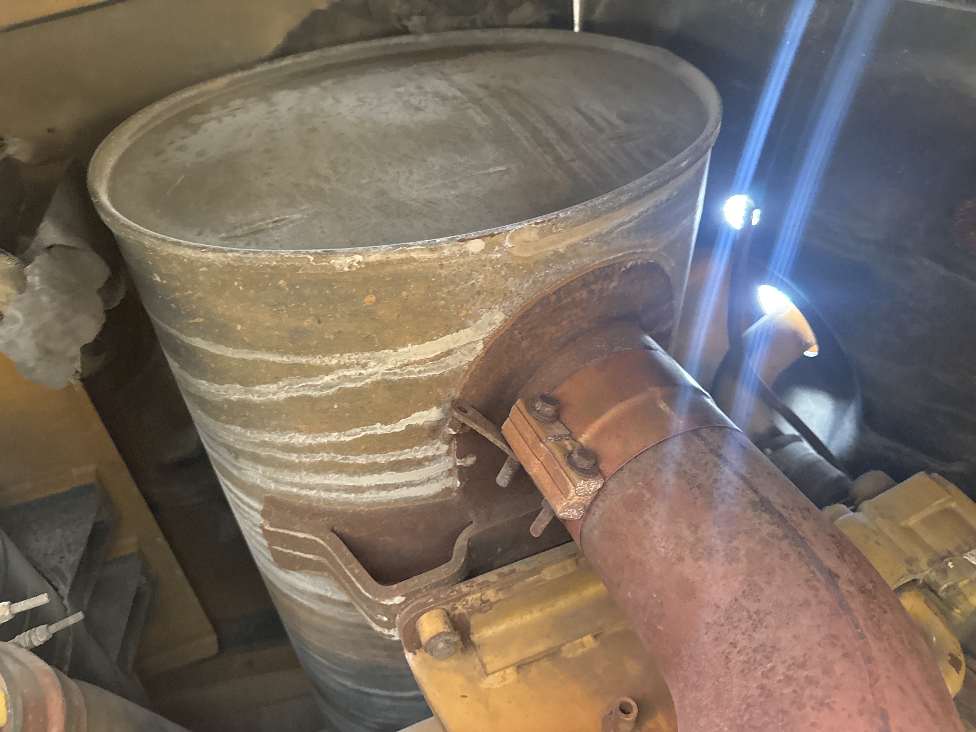 WHL-012-Cat-966H-Wheel-loaders-inspection-Engine-Exhaust-system-1