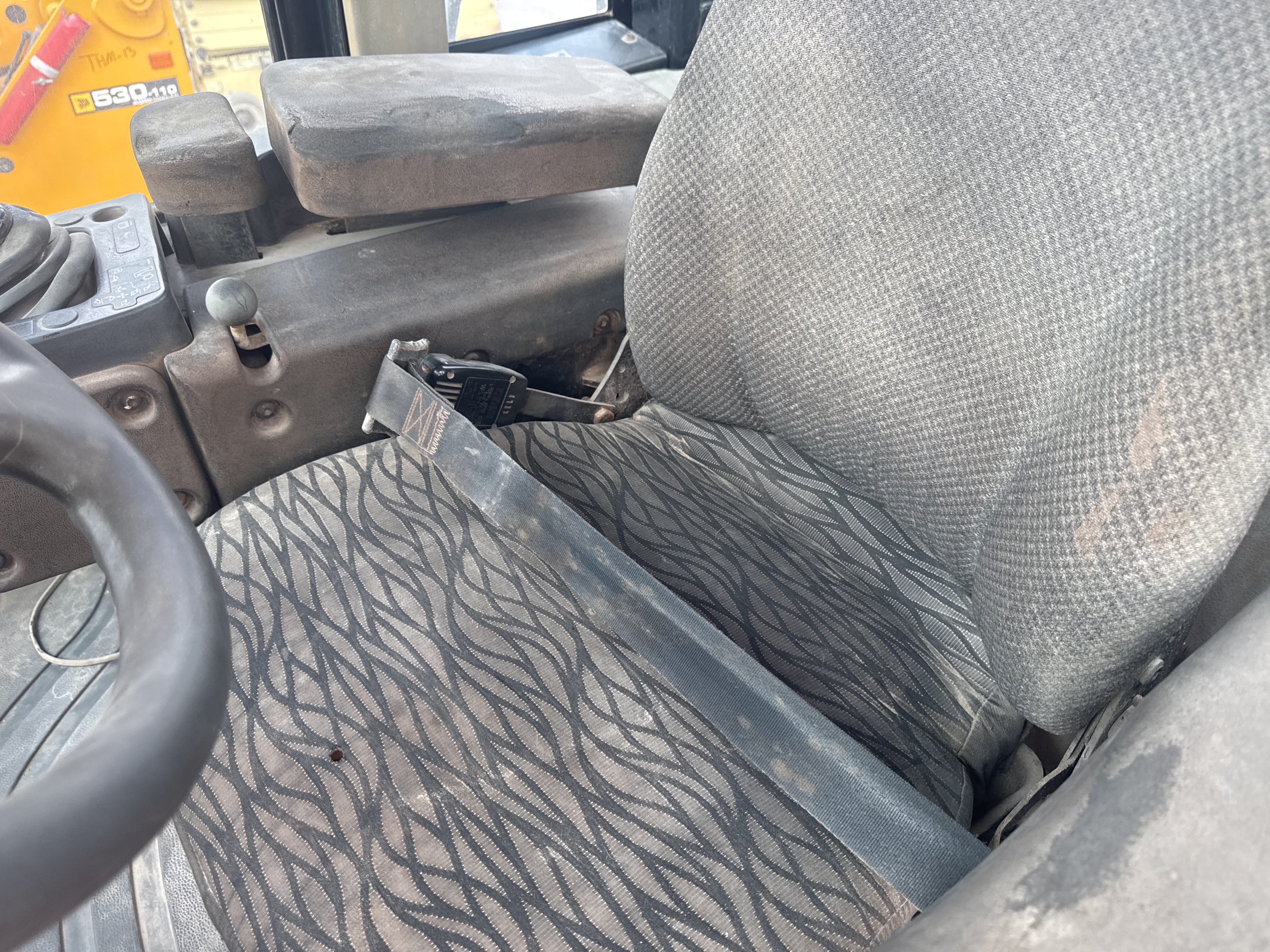 WHL-012-Cat-966H-Wheel-loaders-inspection-Safety-Seat-belts-1