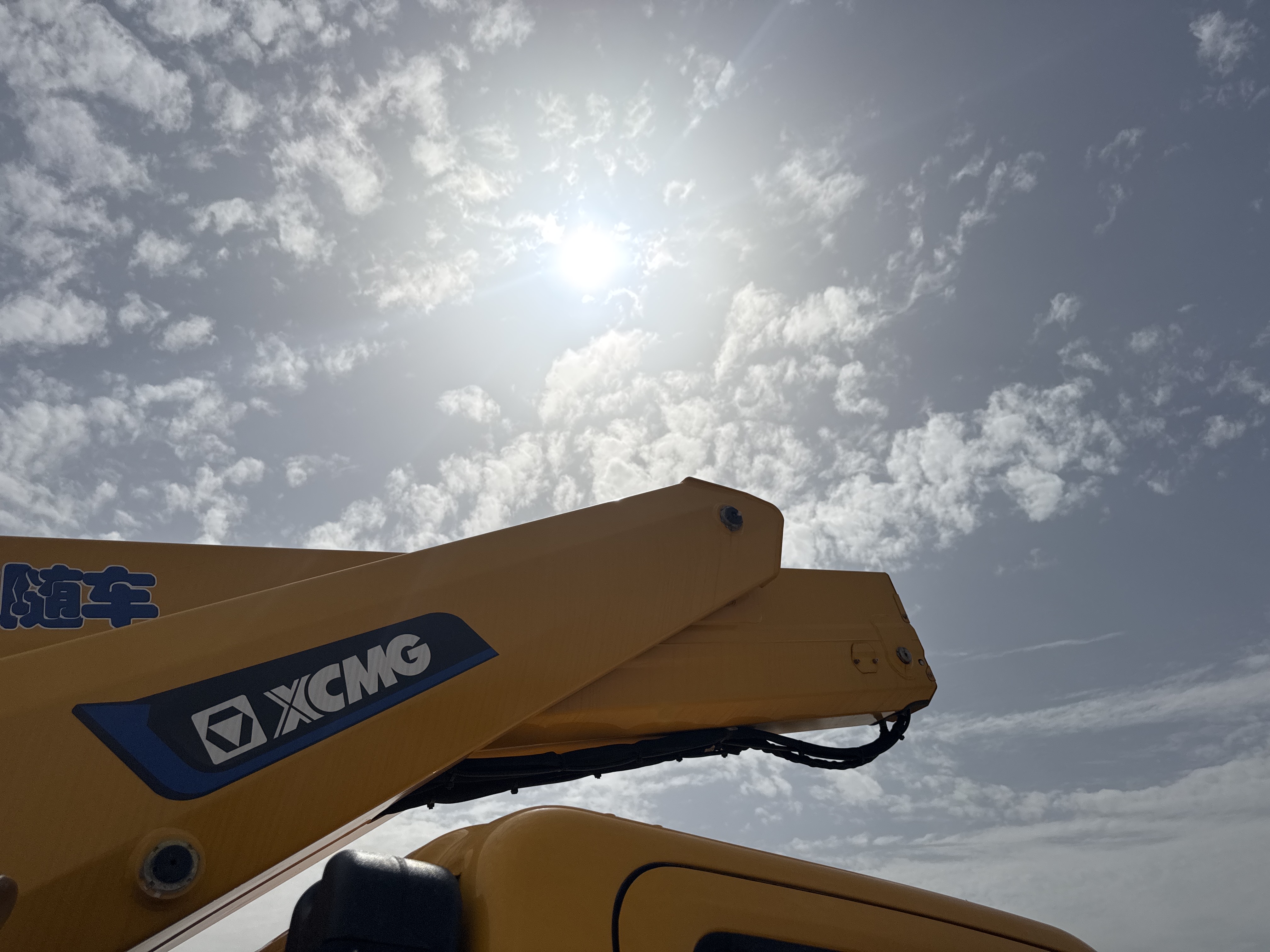TMA-001-XCMG-GKS285-Truck-mounted-boom-lifts-inspection-Chassis-Boom-base-pin-and-bushings-1