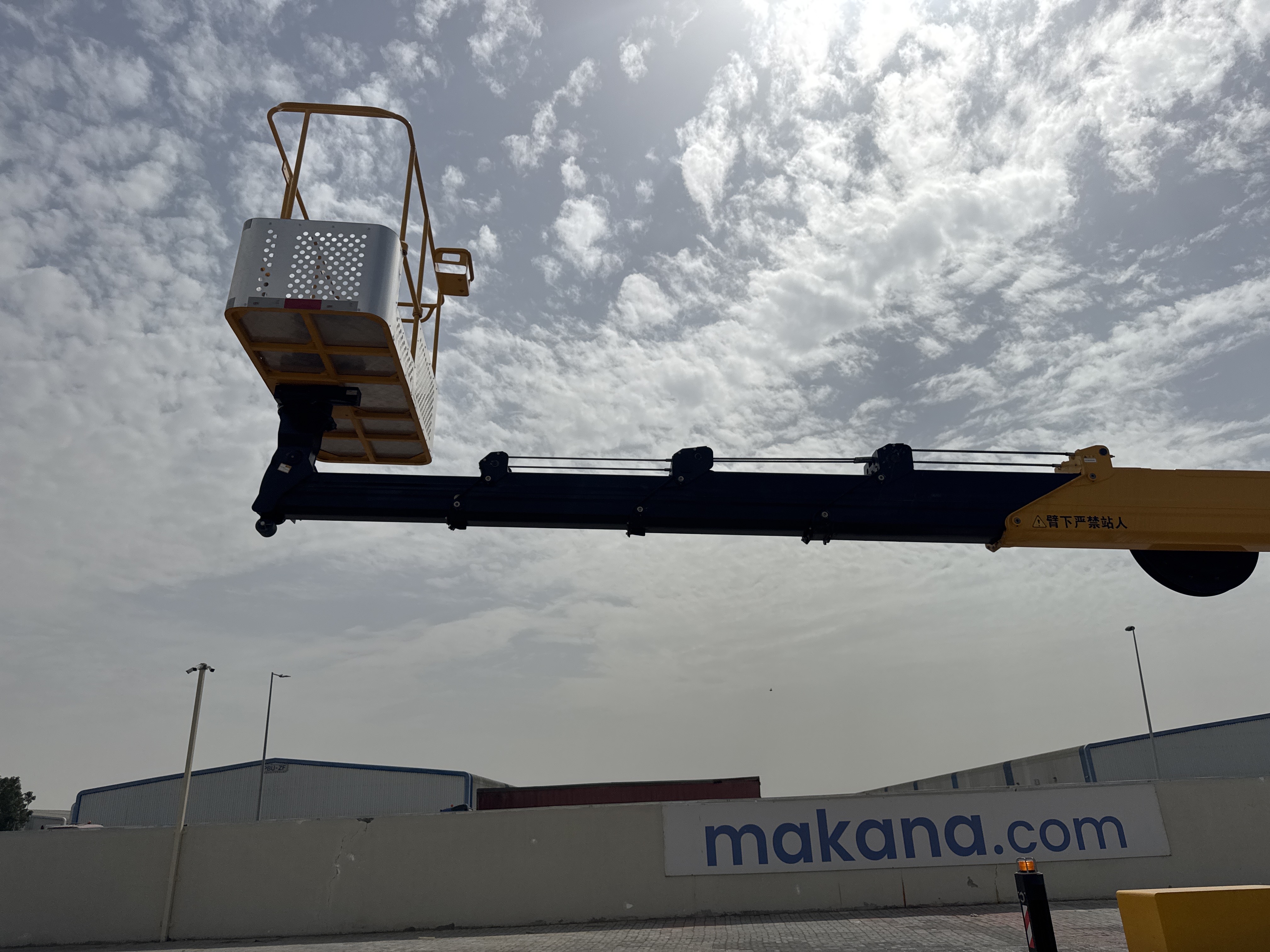 TMA-001-XCMG-GKS285-Truck-mounted-boom-lifts-inspection-Chassis-Telescopic-boom-1