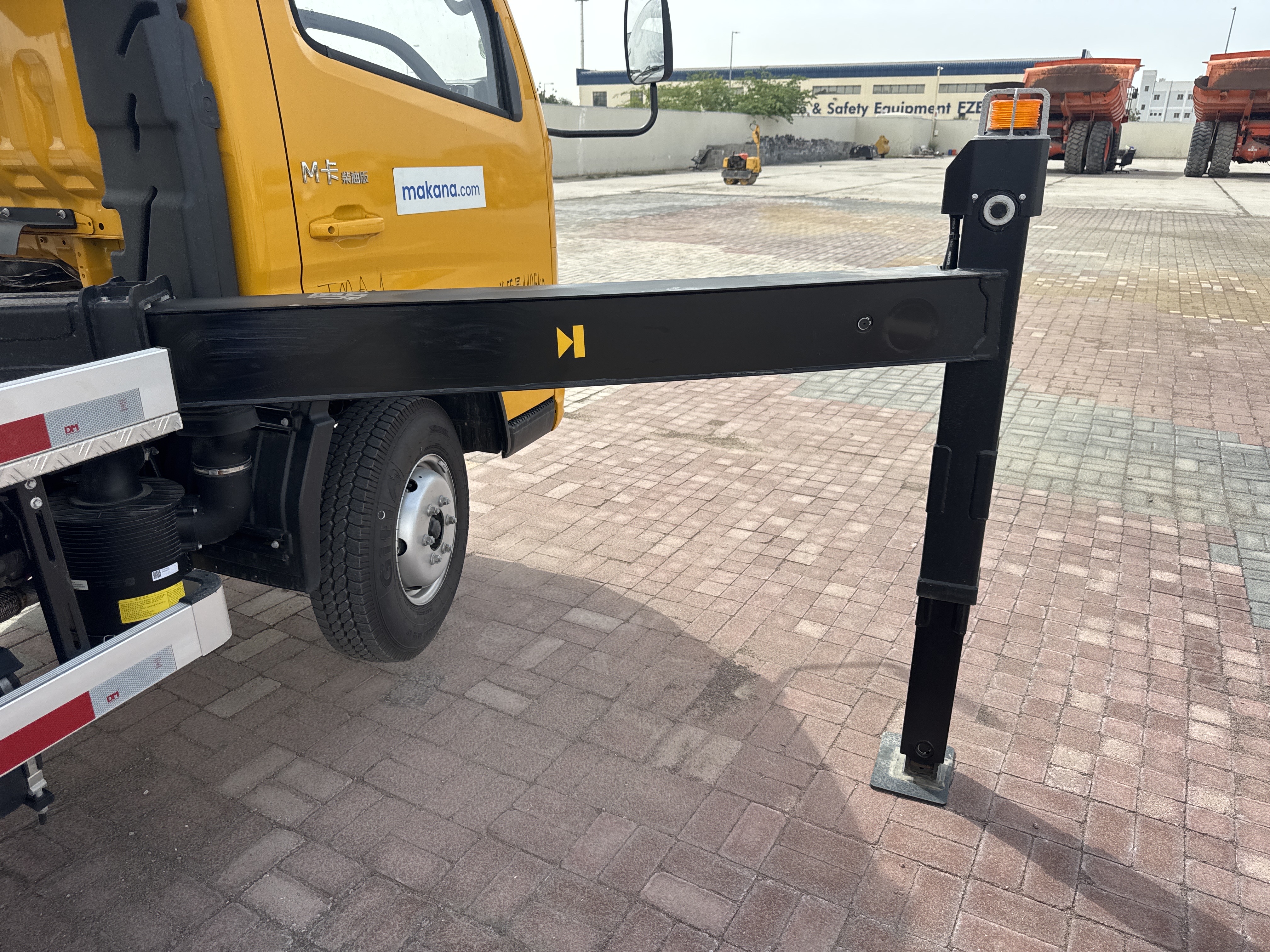 TMA-001-XCMG-GKS285-Truck-mounted-boom-lifts-inspection-Structure-Outriggers-1