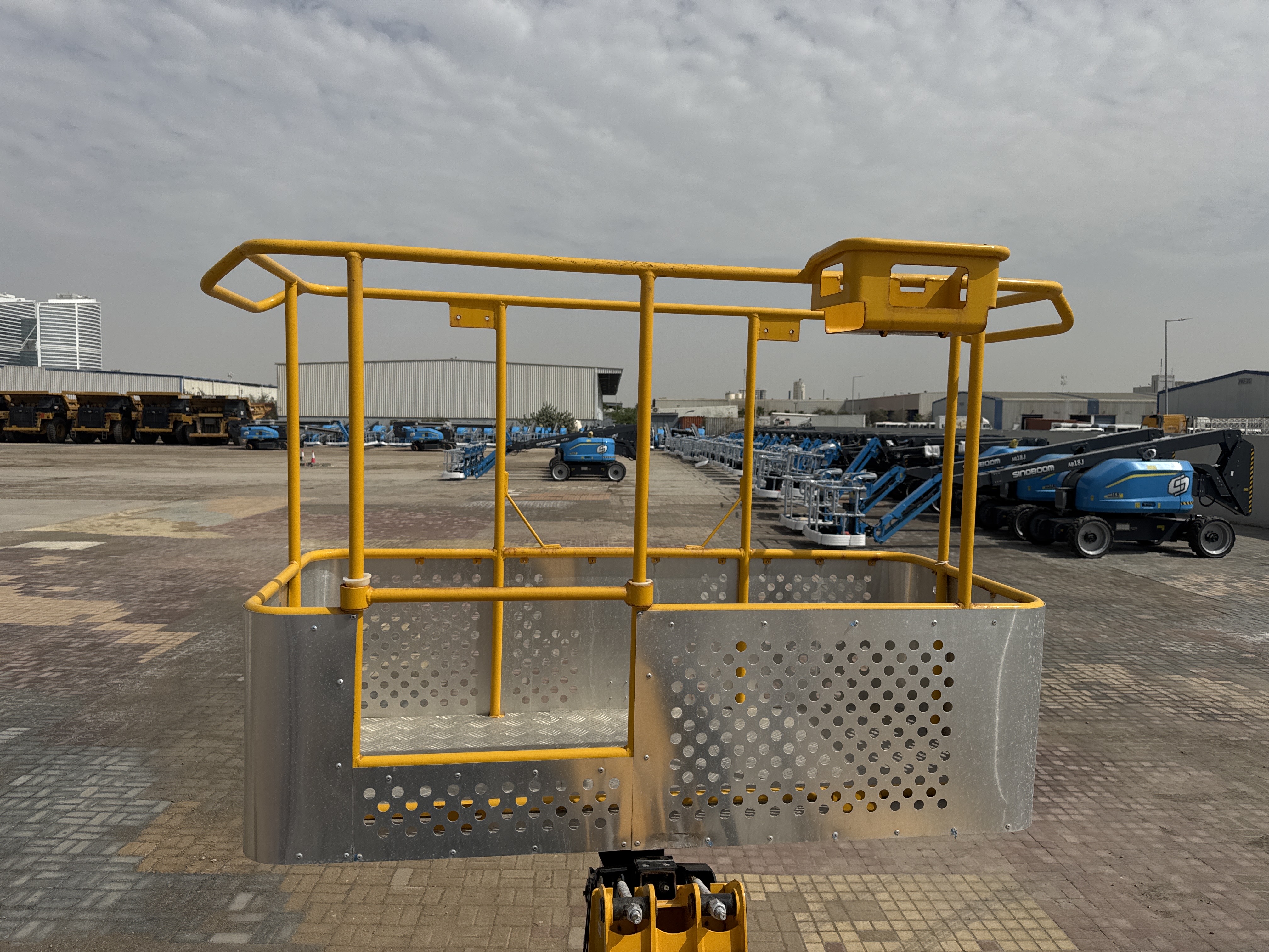 TMA-001-XCMG-GKS285-Truck-mounted-boom-lifts-inspection-Structure-Platform-1