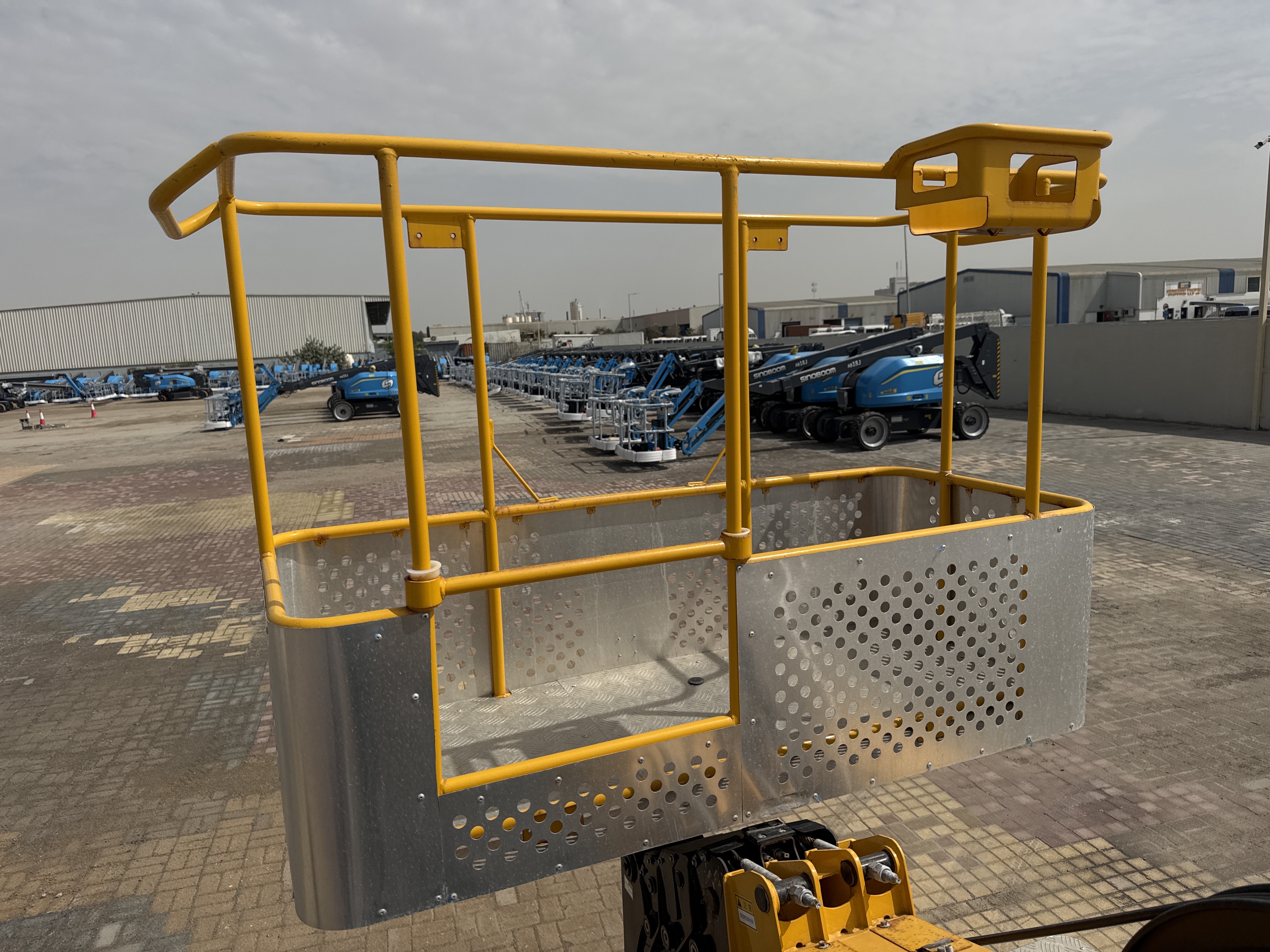 TMA-001-XCMG-GKS285-Truck-mounted-boom-lifts-inspection-Structure-Platform-1