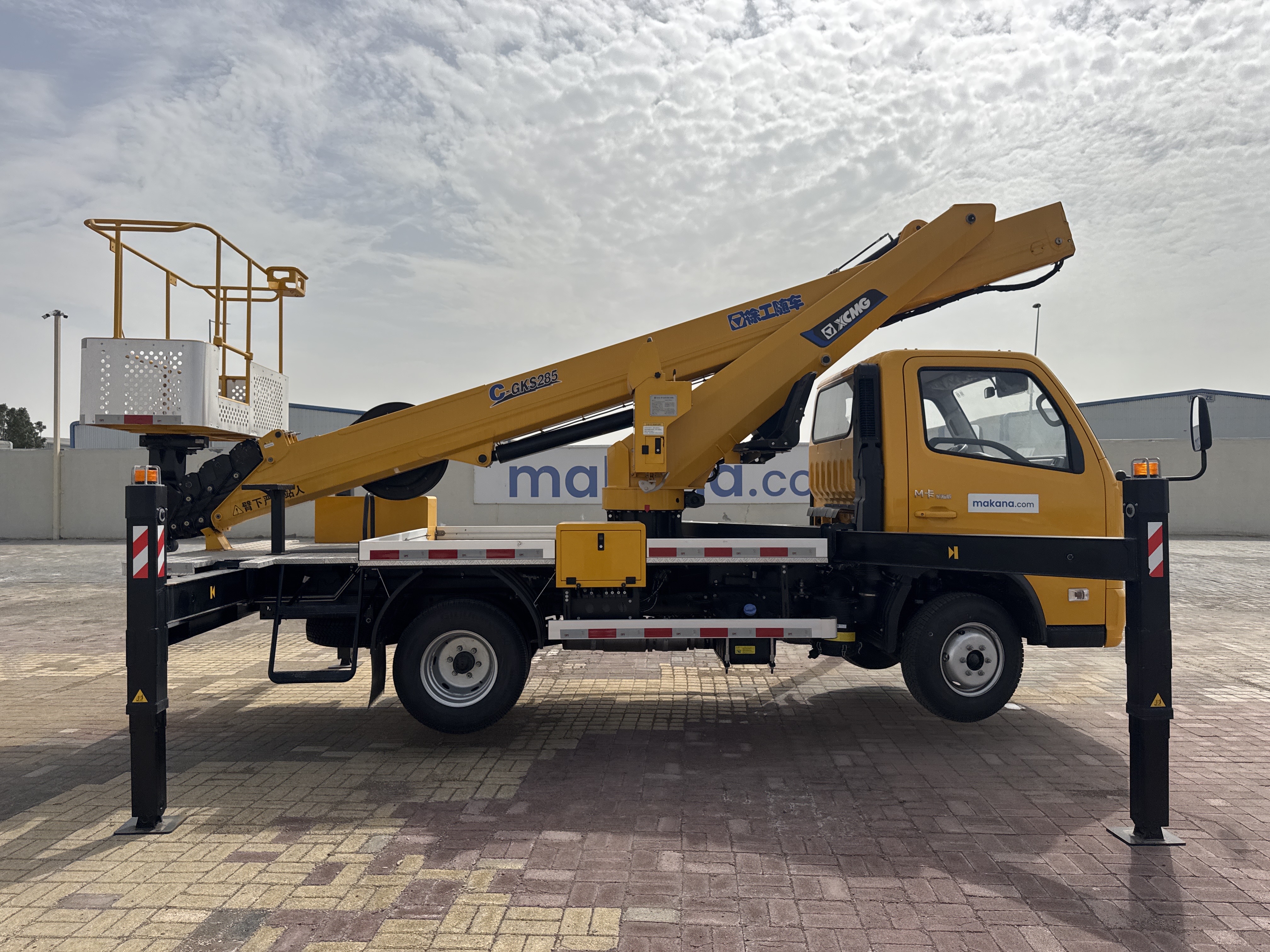 TMA-001-XCMG-GKS285-Truck-mounted-boom-lifts-inspection-Structure-Paint-1