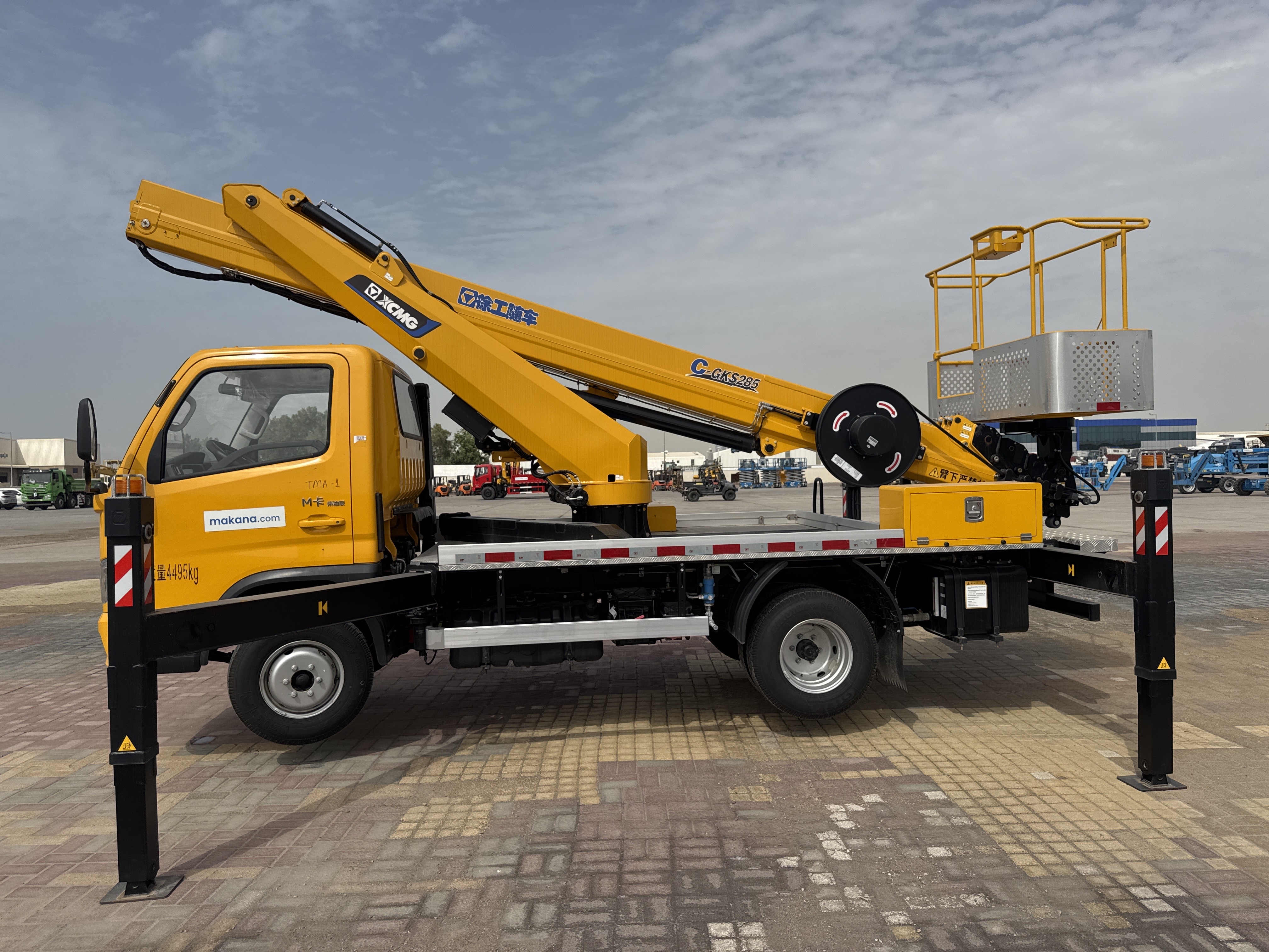 TMA-001-XCMG-GKS285-Truck-mounted-boom-lifts-inspection-Structure-Paint-1