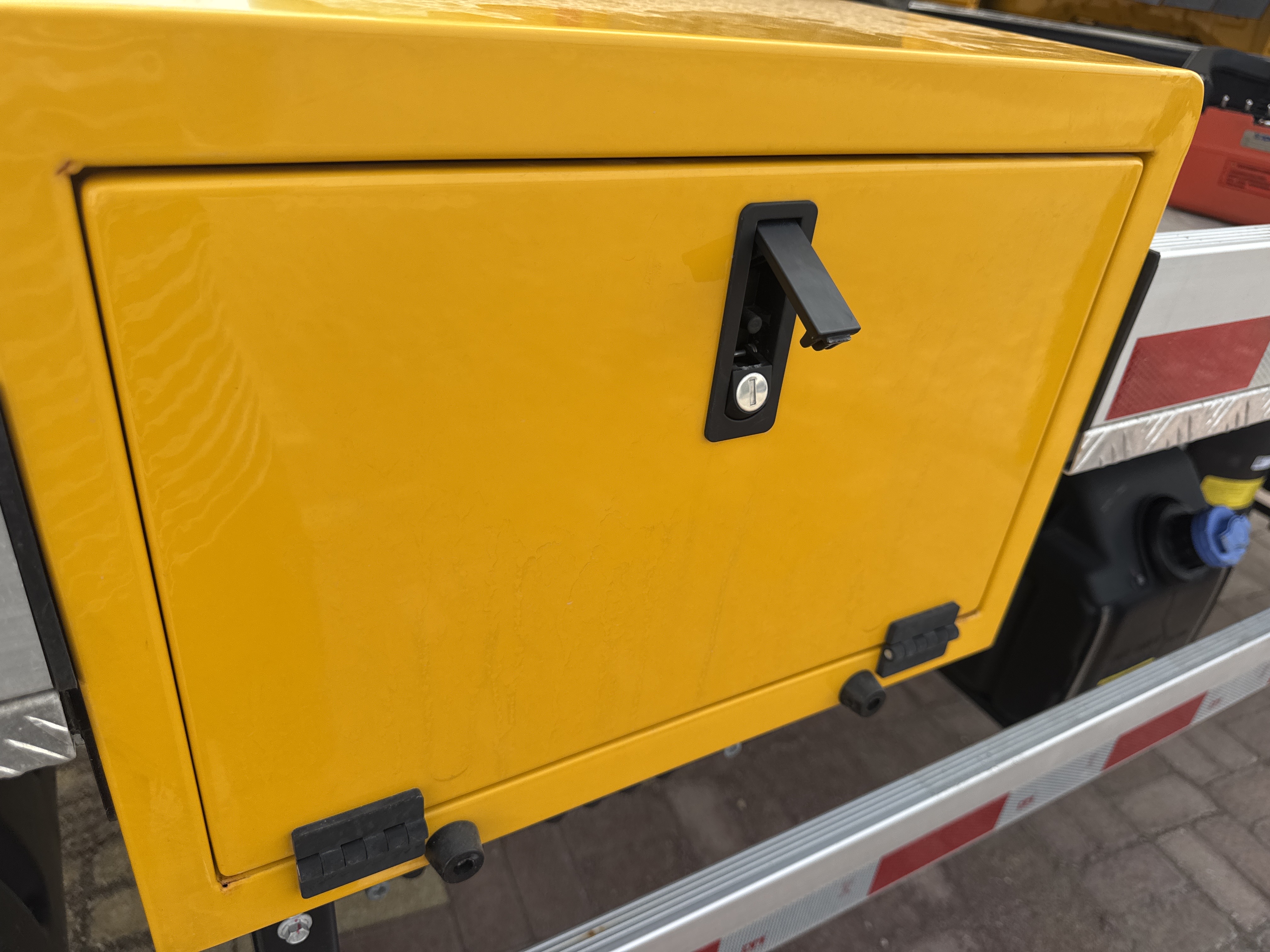 TMA-001-XCMG-GKS285-Truck-mounted-boom-lifts-inspection-Structure-Sheet-metal-(fiberglass)-1