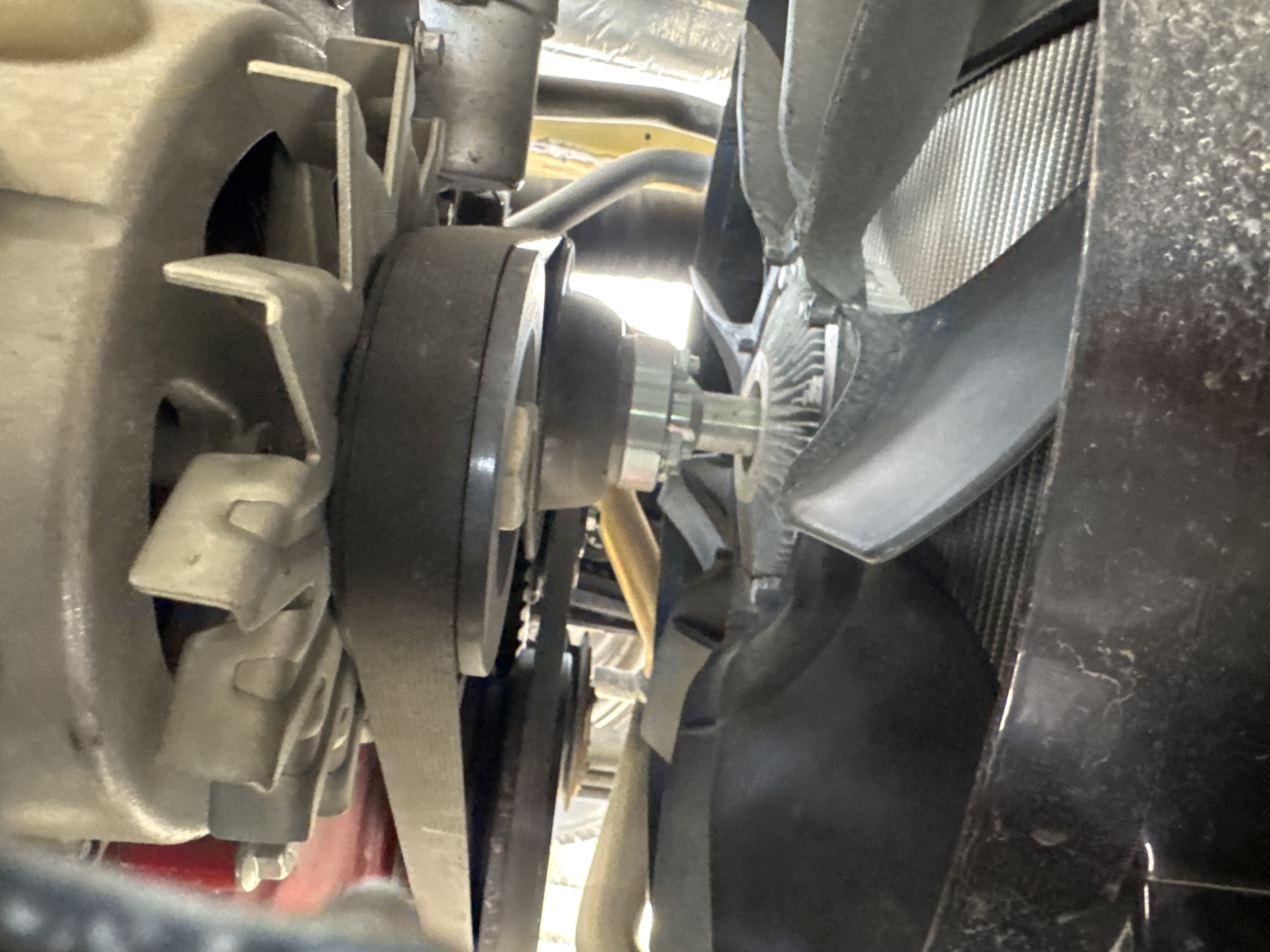 TMA-001-XCMG-GKS285-Truck-mounted-boom-lifts-inspection-Engine-Belt-1