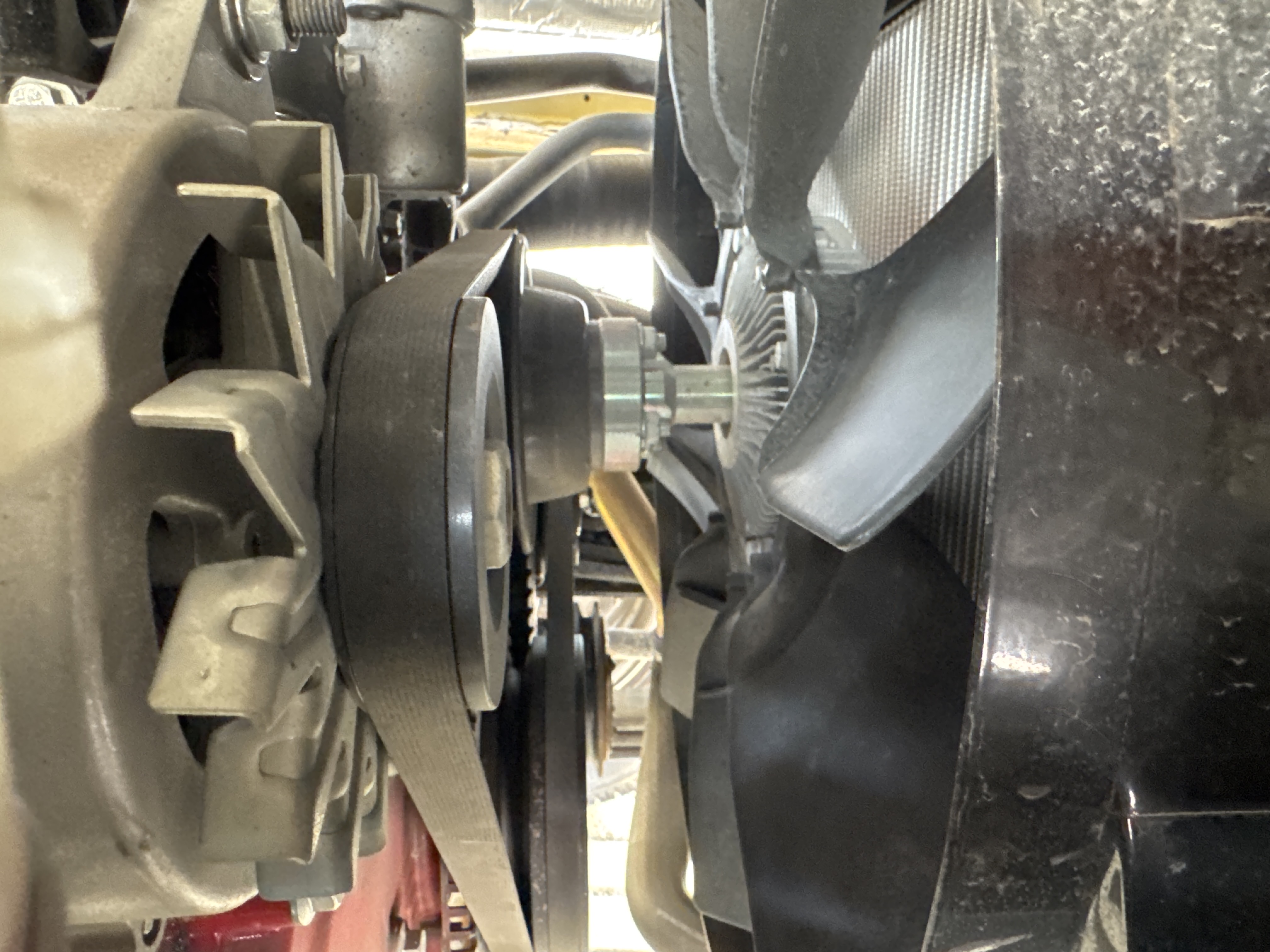 TMA-001-XCMG-GKS285-Truck-mounted-boom-lifts-inspection-Engine-Belt-1
