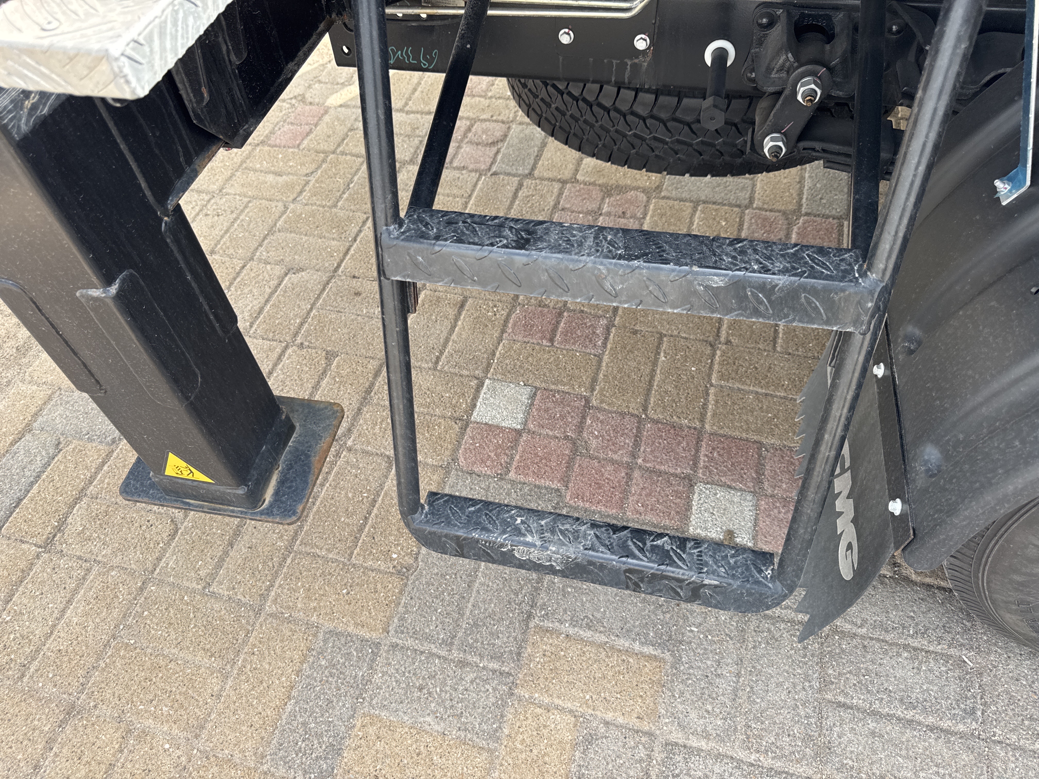TMA-001-XCMG-GKS285-Truck-mounted-boom-lifts-inspection-Structure-Steps/ladders-1