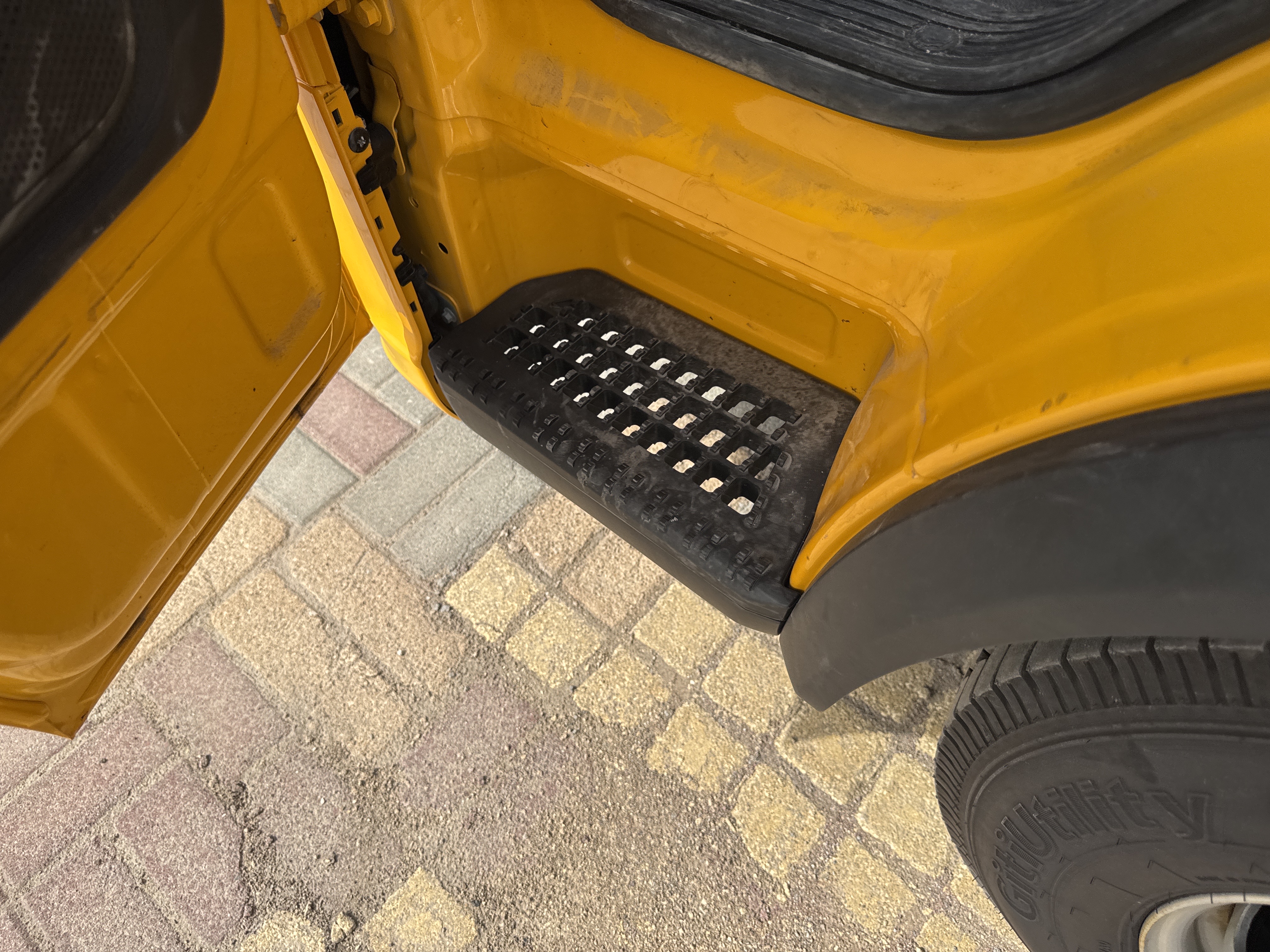 TMA-001-XCMG-GKS285-Truck-mounted-boom-lifts-inspection-Structure-Steps/ladders-1